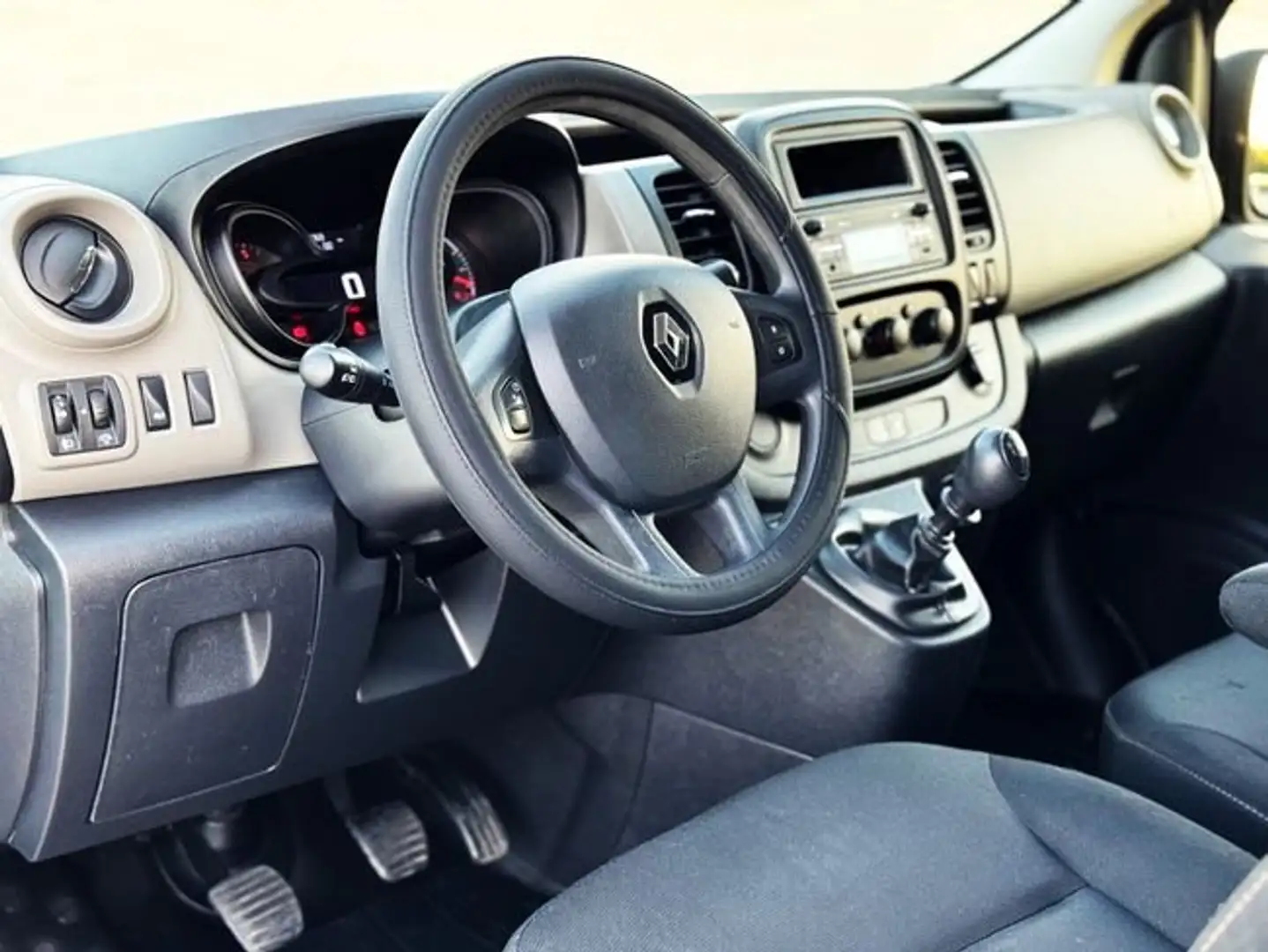 Renault R 6 9 ENERGY 125cv PLAZAS Grau - 2