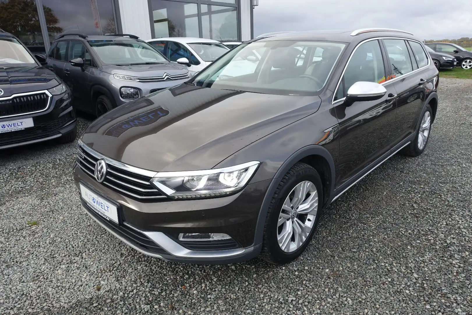 Volkswagen Passat Alltrack 2.0 TDI 4M DSG LED NAV KAM PANO Schwarz - 2