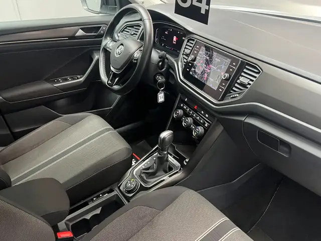 Volkswagen T-Roc view 12