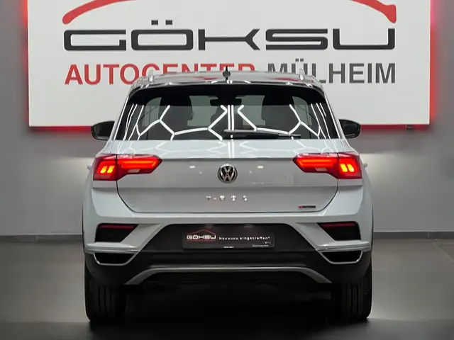 Volkswagen T-Roc view 6