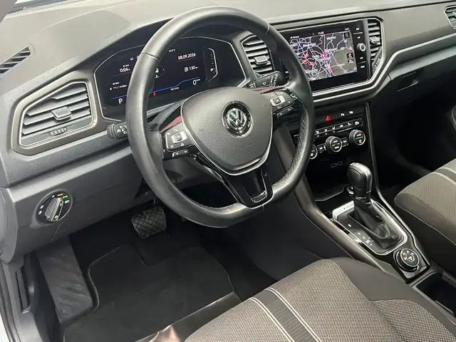 Volkswagen T-Roc view 8