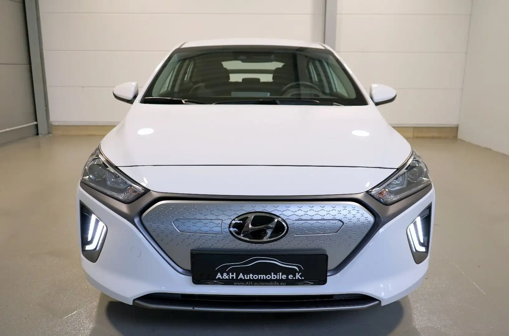Hyundai IONIQ Ioniq Trend Elektro 38,3 kWh Weiß - 2
