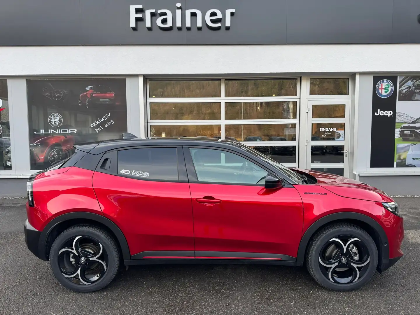 Alfa Romeo Junior Elettrica Batterie 54kWh Speciale 156PS Rouge - 1