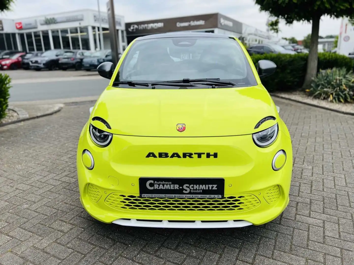 Abarth 500e Turismo Grün - 2