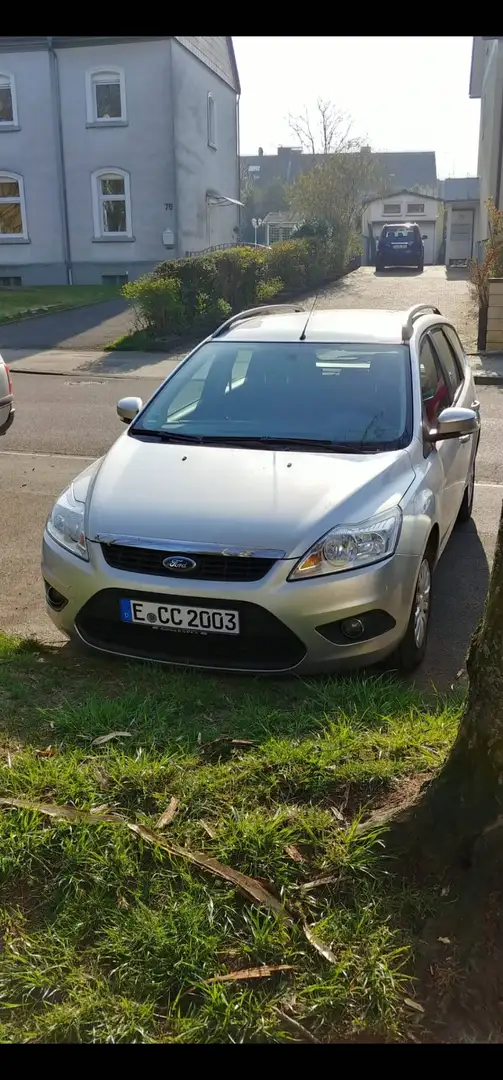 Ford Focus Focus Traveller Trend 1,6 Trend Silber - 1