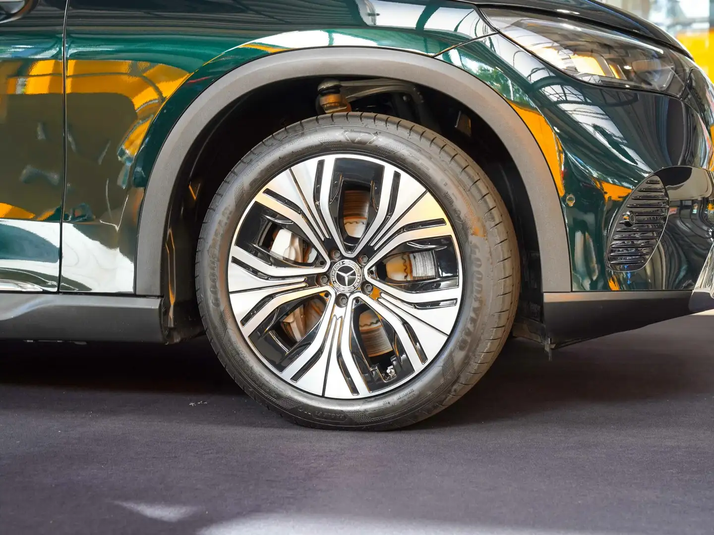 Mercedes-Benz EQE SUV EQE SUV 300 Electric Art smaragdgrün Pano Memory Grün - 2