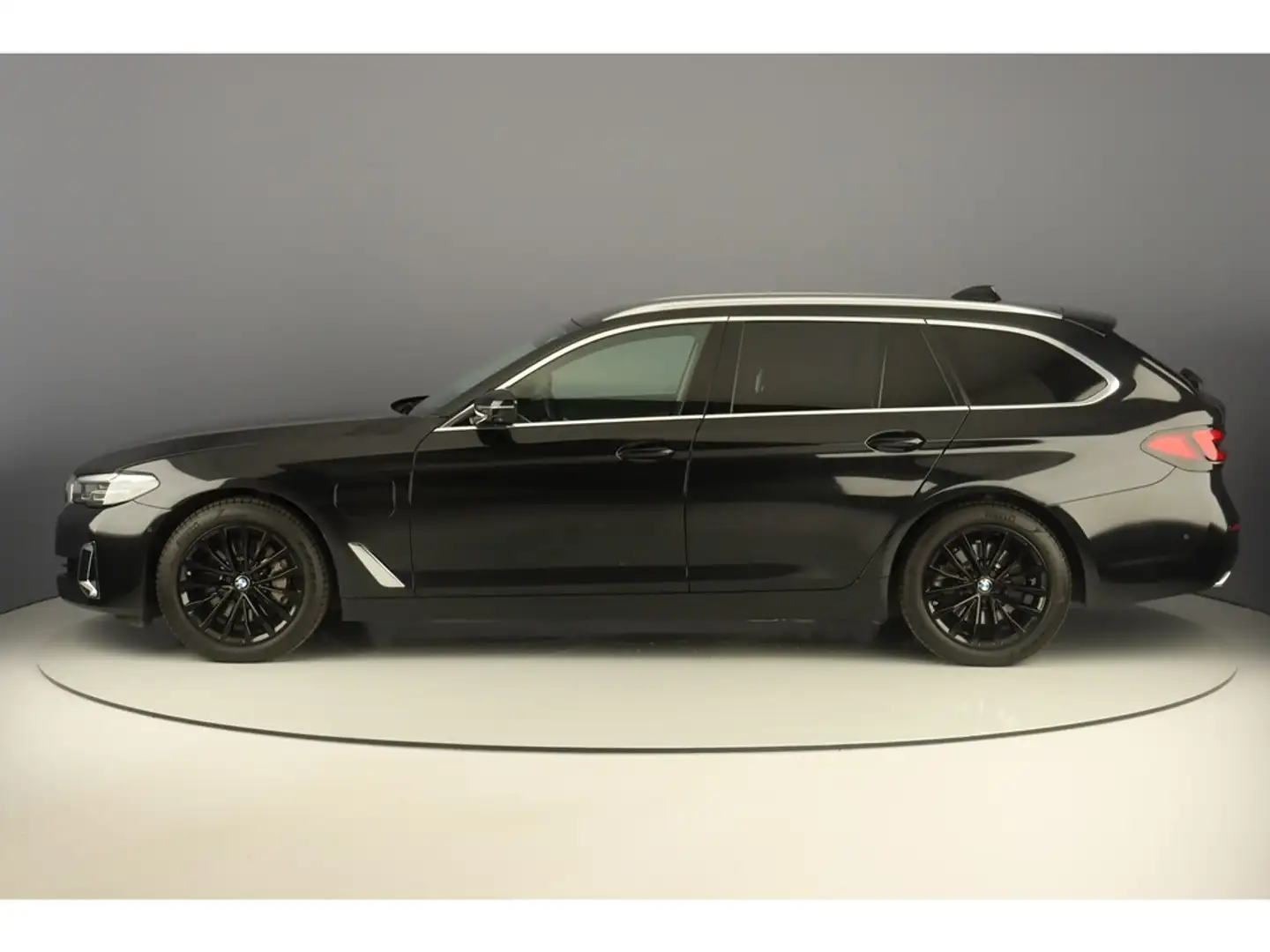BMW 530 e Touring 292pk Luxury Line Siyah - 2