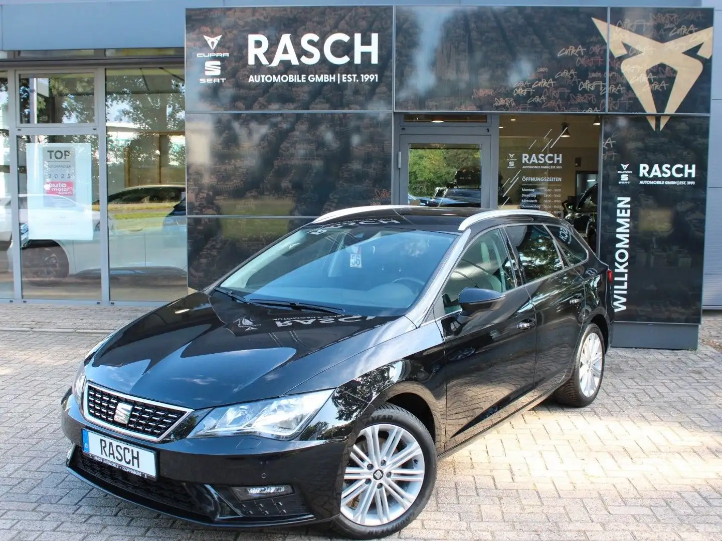 SEAT Leon ST Xcellence 1.8 TSI DSG+PDC+SHZ+SPURH+NAVI Schwarz - 1