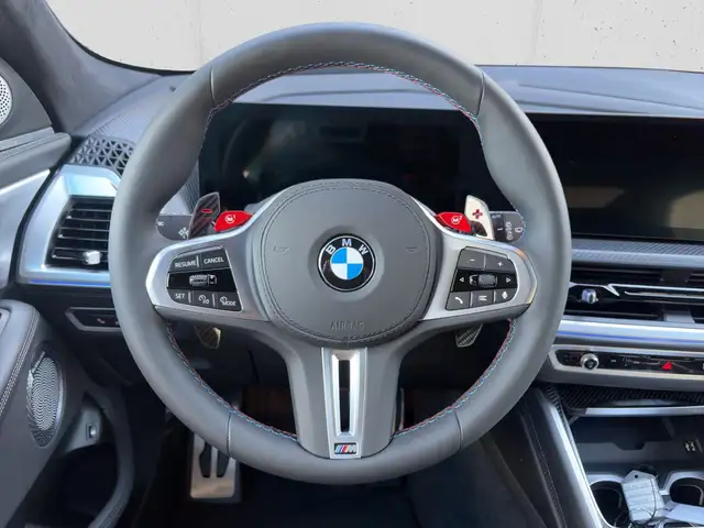 BMW XM view 12