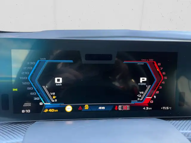 BMW XM view 11