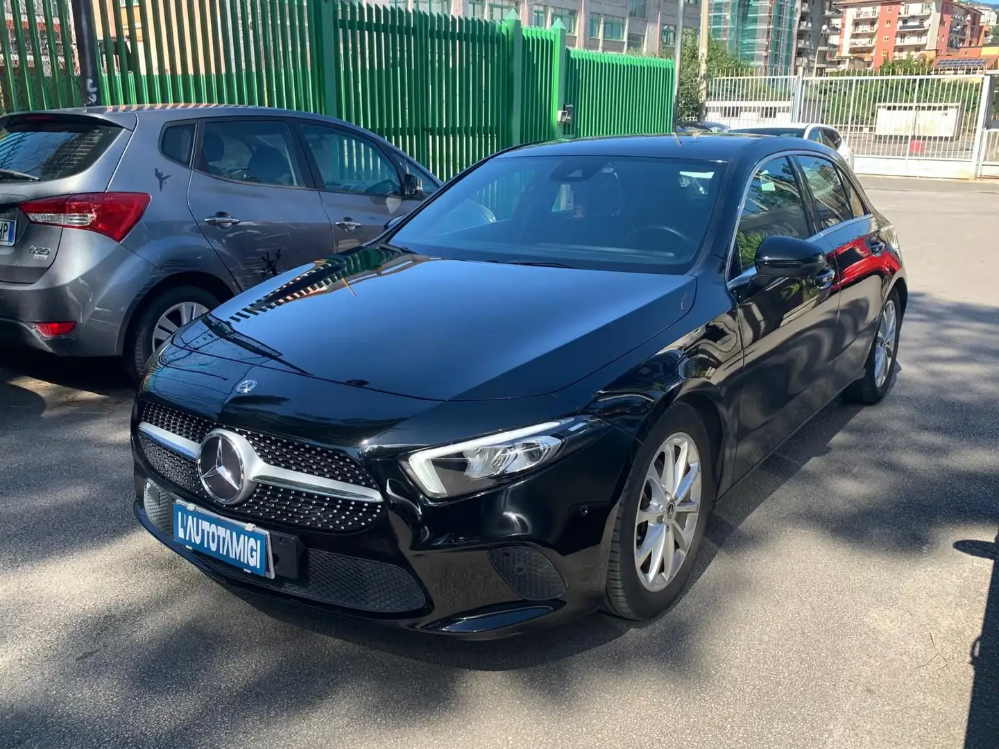 Mercedes-Benz A 180 A 180 d Automatic Sport Schwarz - 2