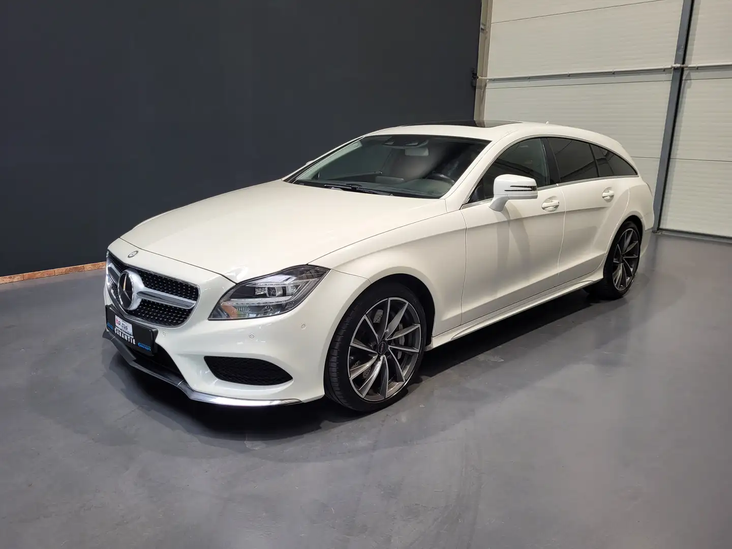 Mercedes-Benz CLS 500 ShootingBrake 4Matic AMG *TOP Ausstattung* Weiß - 1