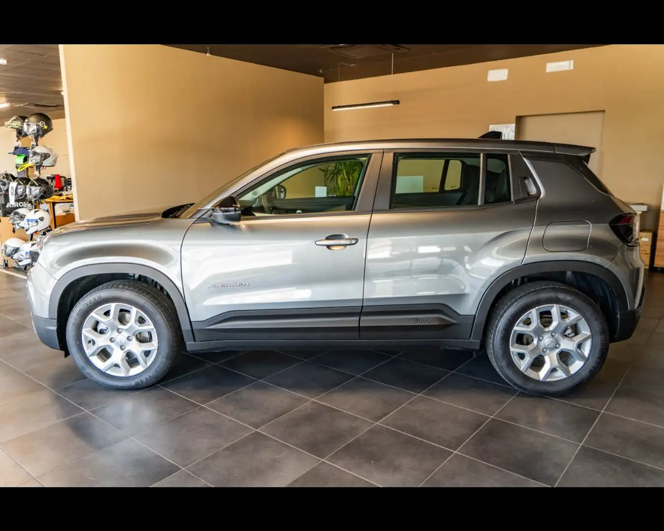 Jeep Avenger 1.2 Turbo 110 CV MHEV Altitude Grigio - 2