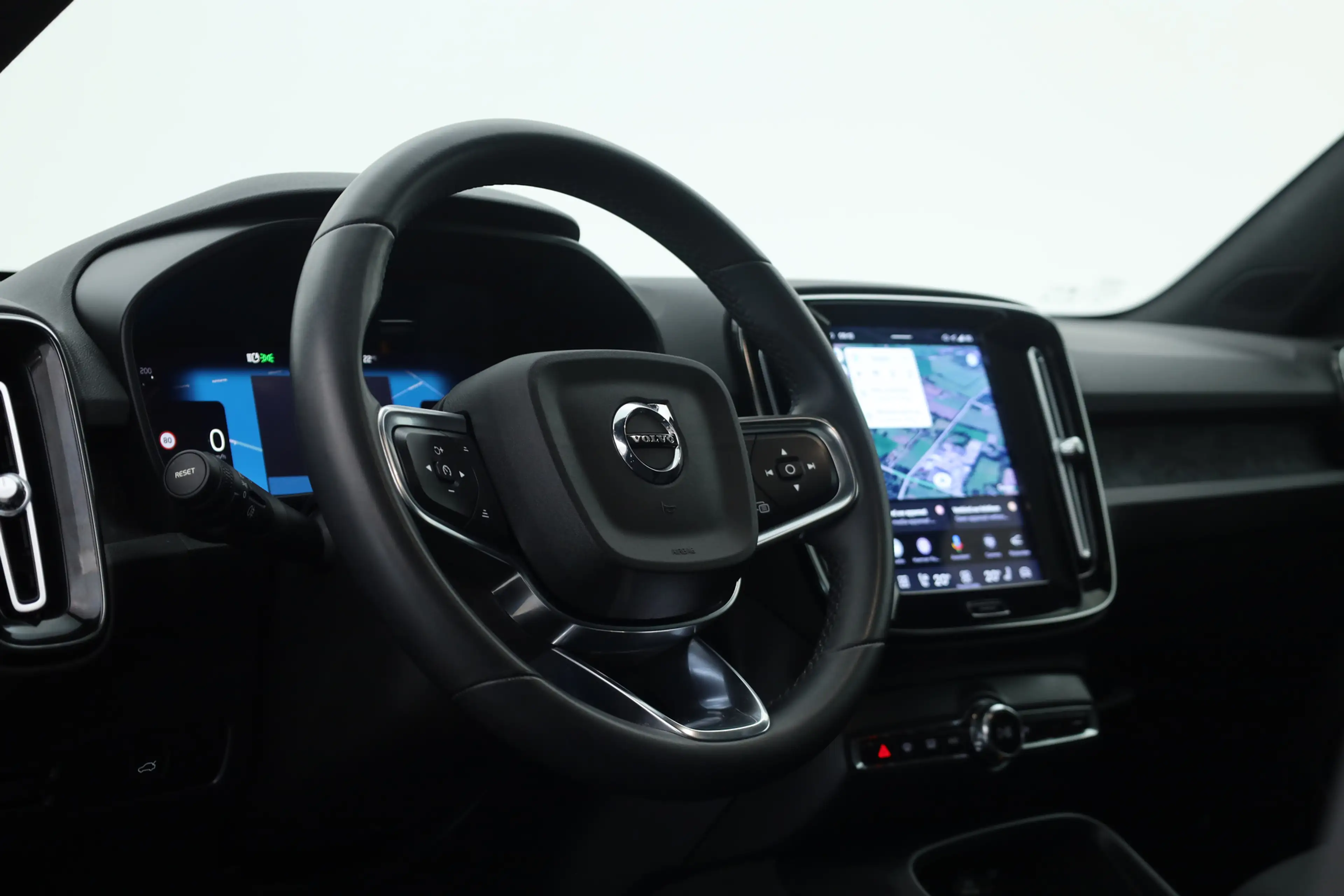 Volvo C40 Recharge Plus 69 kWh | 92% | Pano | 360cam | Harma — photo 6