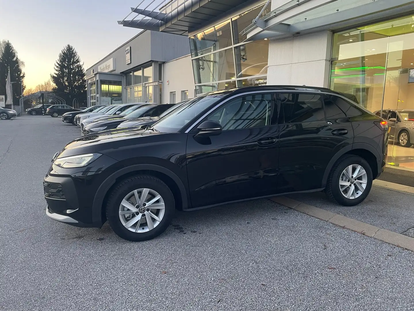 Volkswagen T-Roc Life eTSI DSG Schwarz - 2