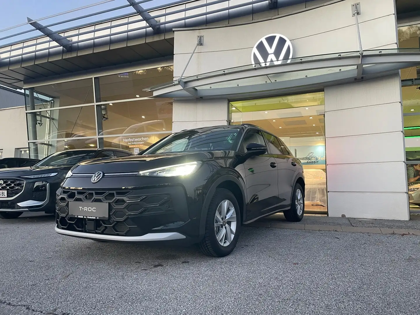 Volkswagen T-Roc Life eTSI DSG Schwarz - 1