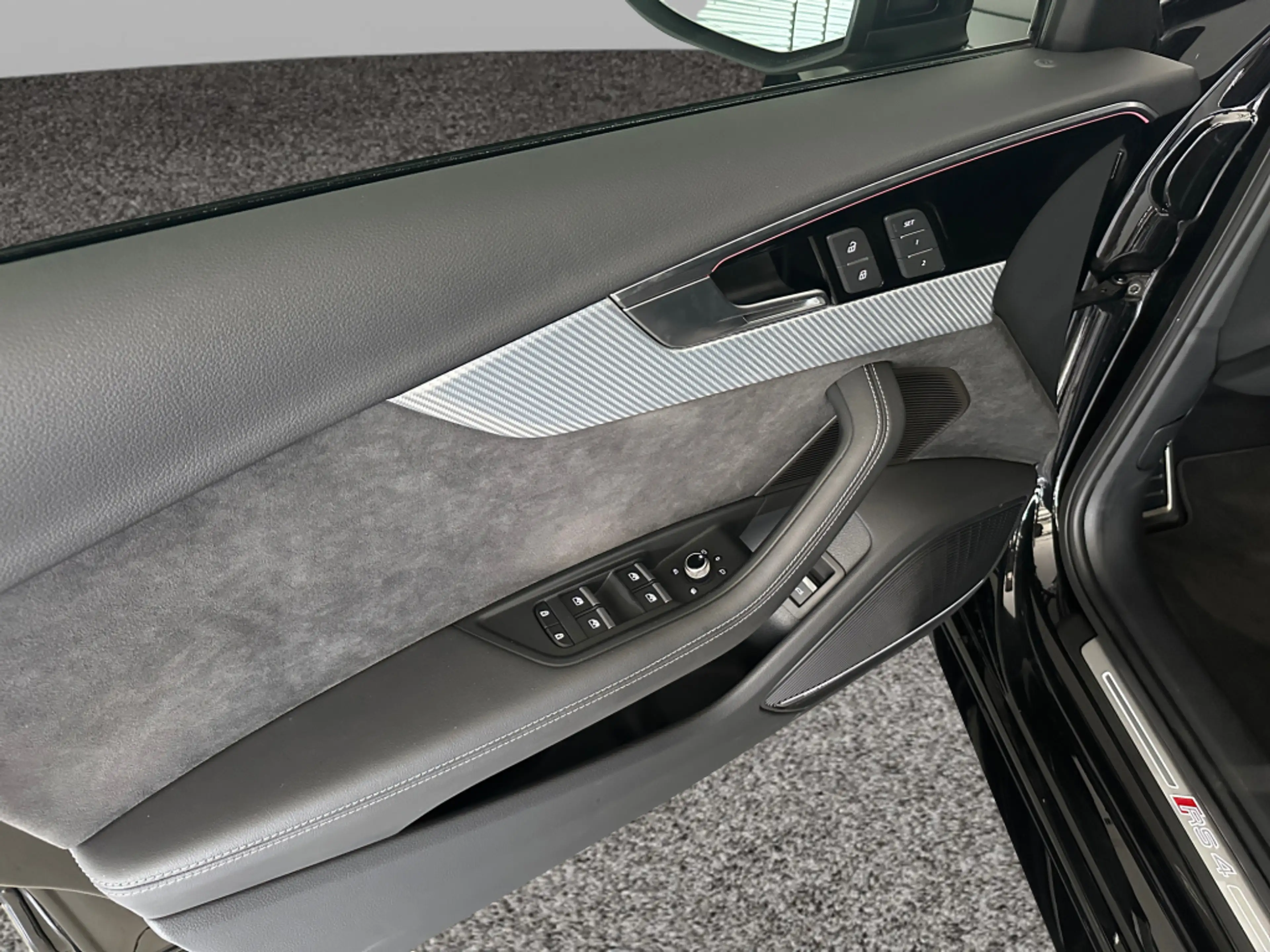 Audi RS4 Avant *AHK*PANO*RS-ABGAS*MATRIX*NAV*HUD*360 — photo 9