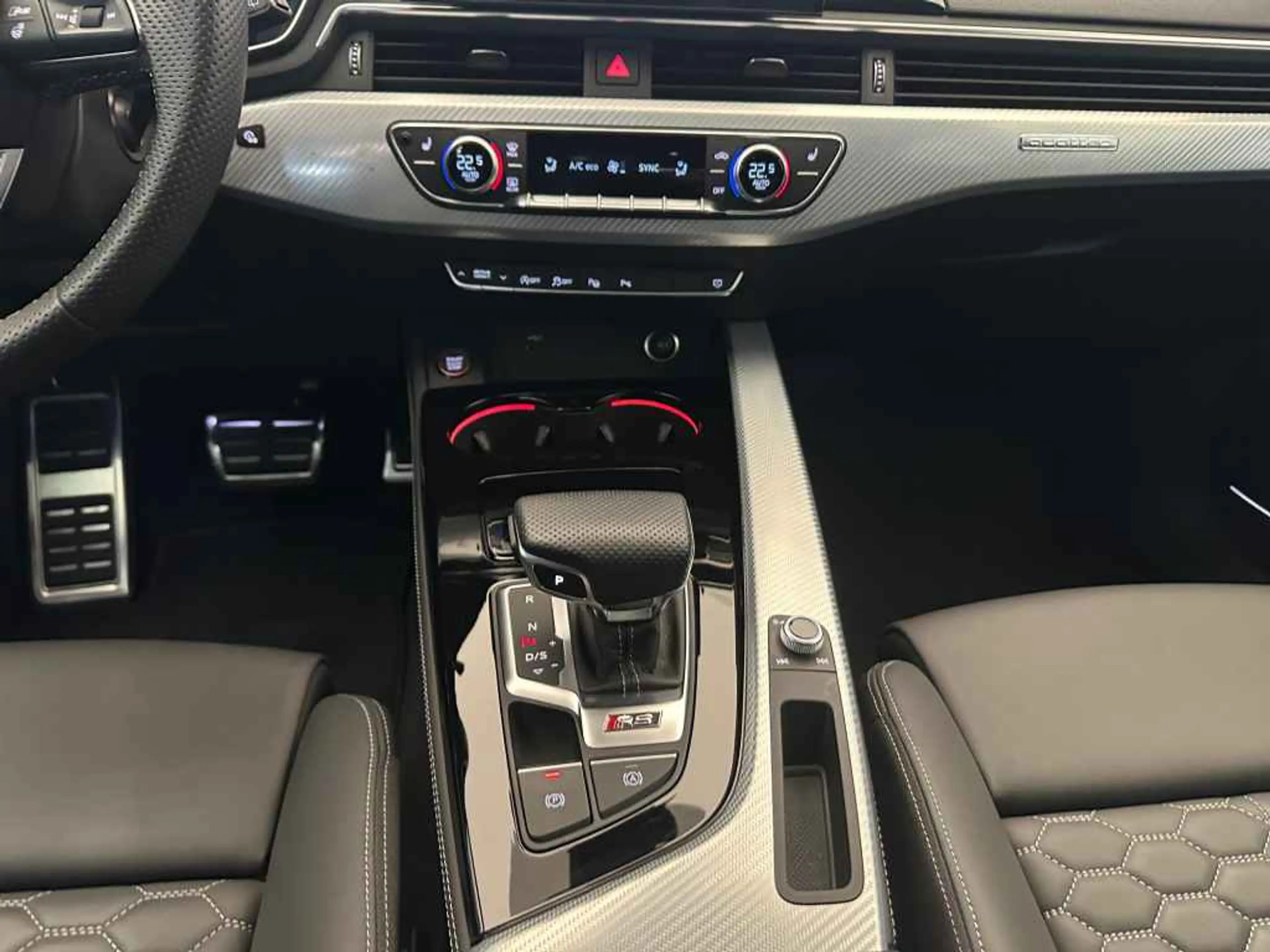Audi RS4 Avant *AHK*PANO*RS-ABGAS*MATRIX*NAV*HUD*360 — photo 13