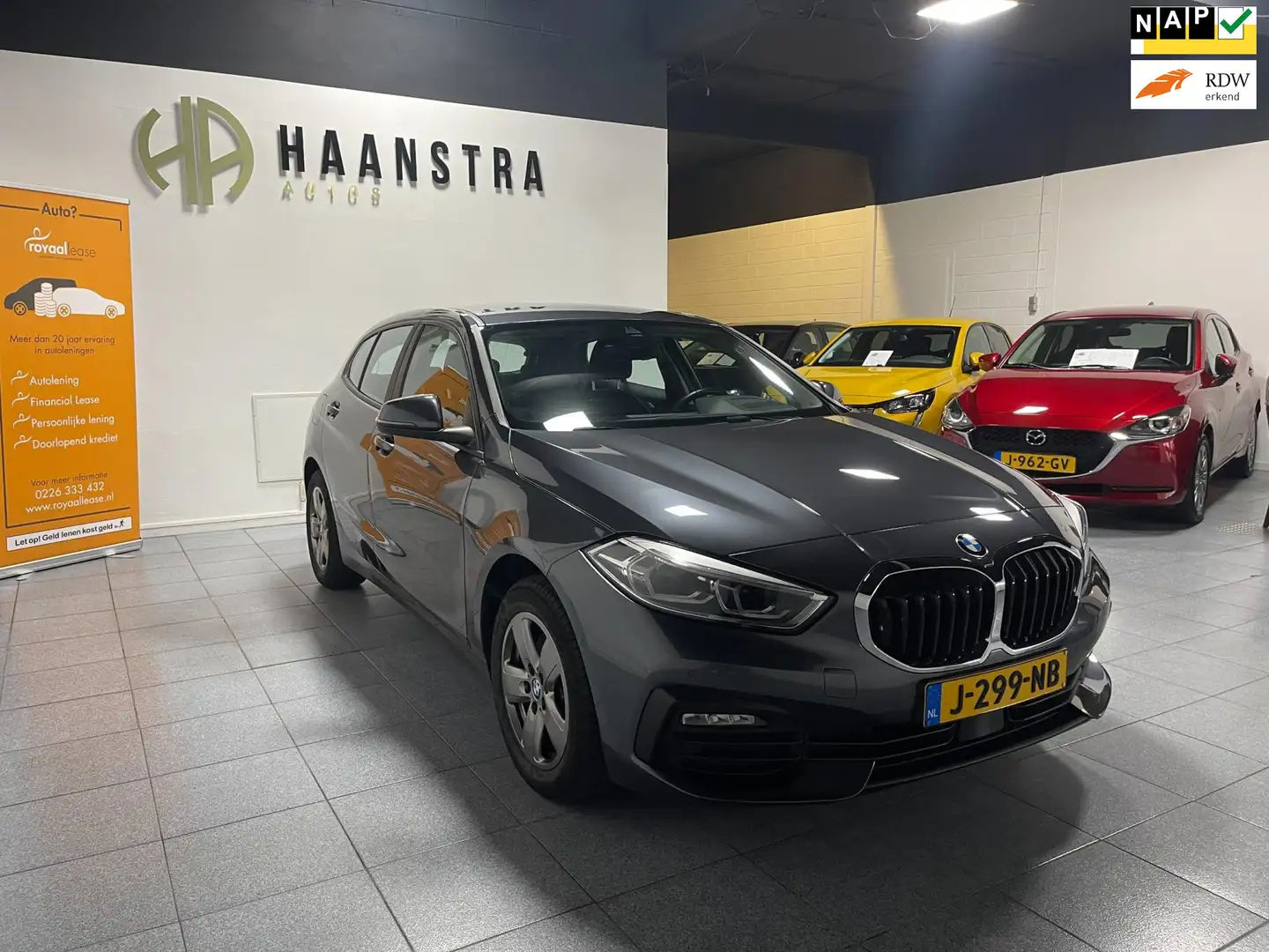 BMW 118 1-serie 118i Executive Edition Navi-Camera,Virtuel Grau - 1