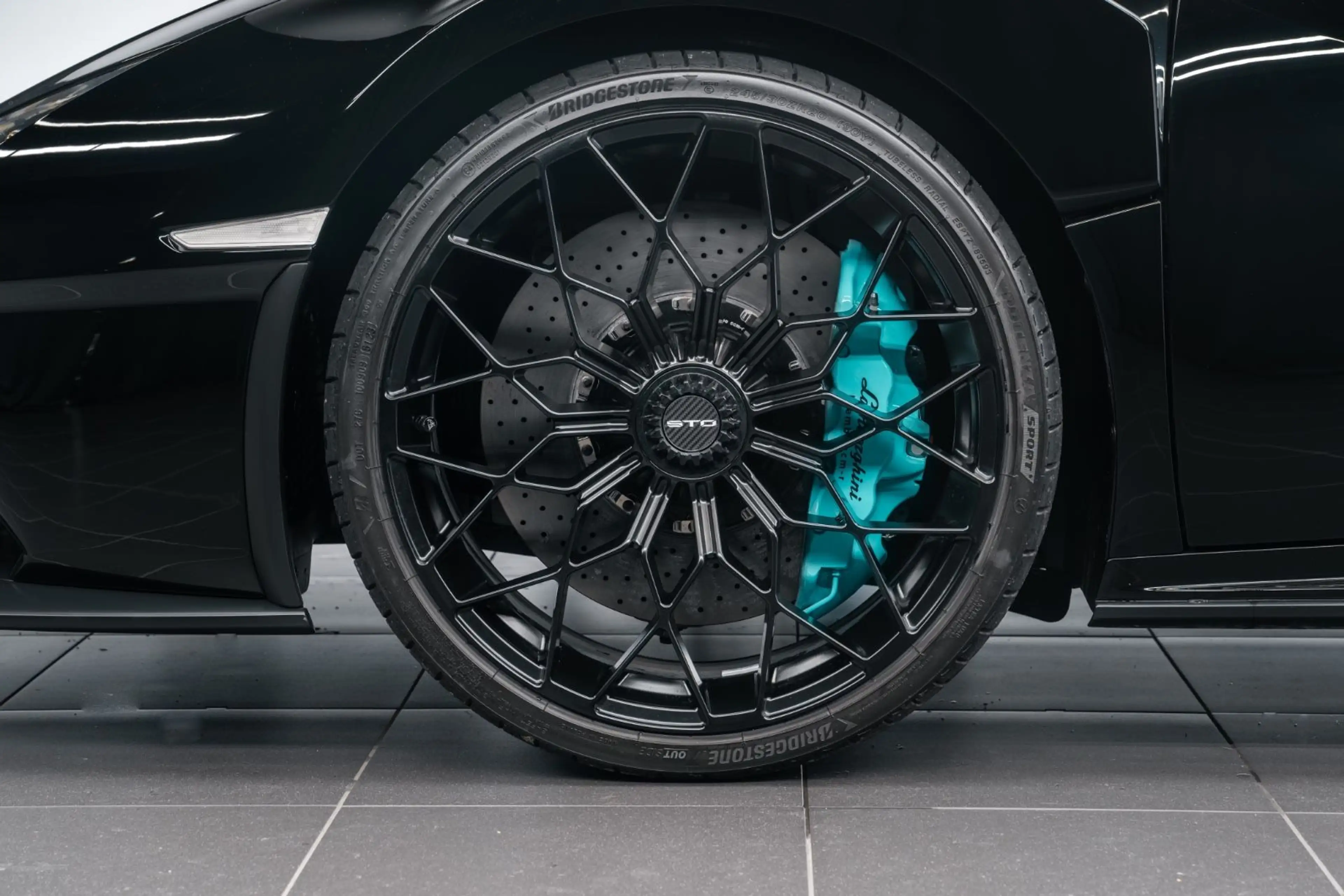 Lamborghini Huracán STO/LIFT/1. HD/DT FZG/MWST/CARBON — photo 5