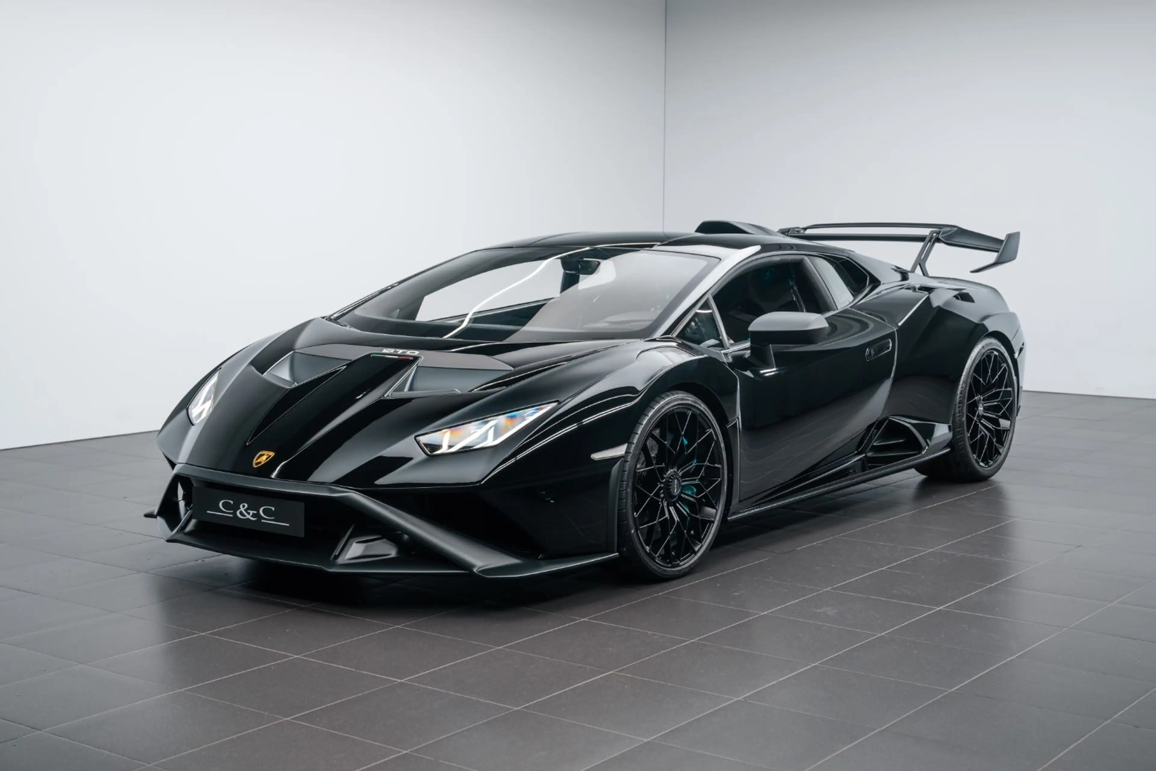 Lamborghini Huracán STO/LIFT/1. HD/DT FZG/MWST/CARBON