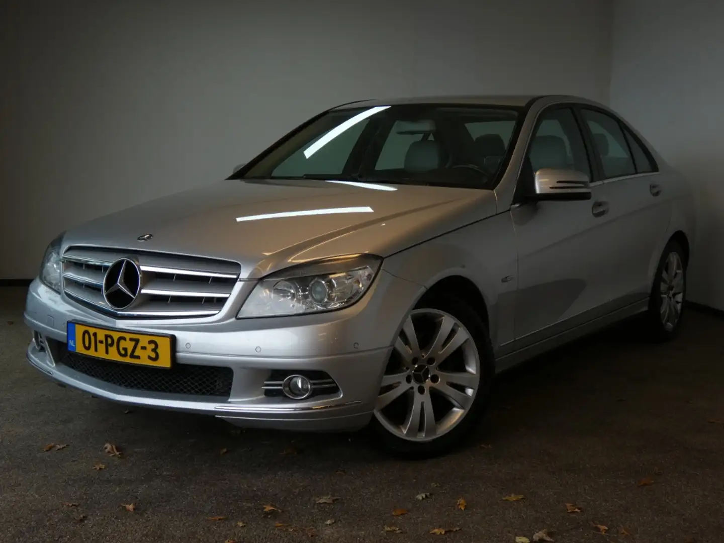 Mercedes-Benz C 180 CGI BE.BnsCl.Av. Nwe APK Gris - 1