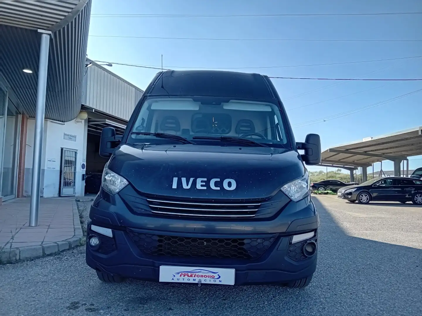 Iveco Daily IVECO Industrial  Automático de 4 Puertas Negro - 1