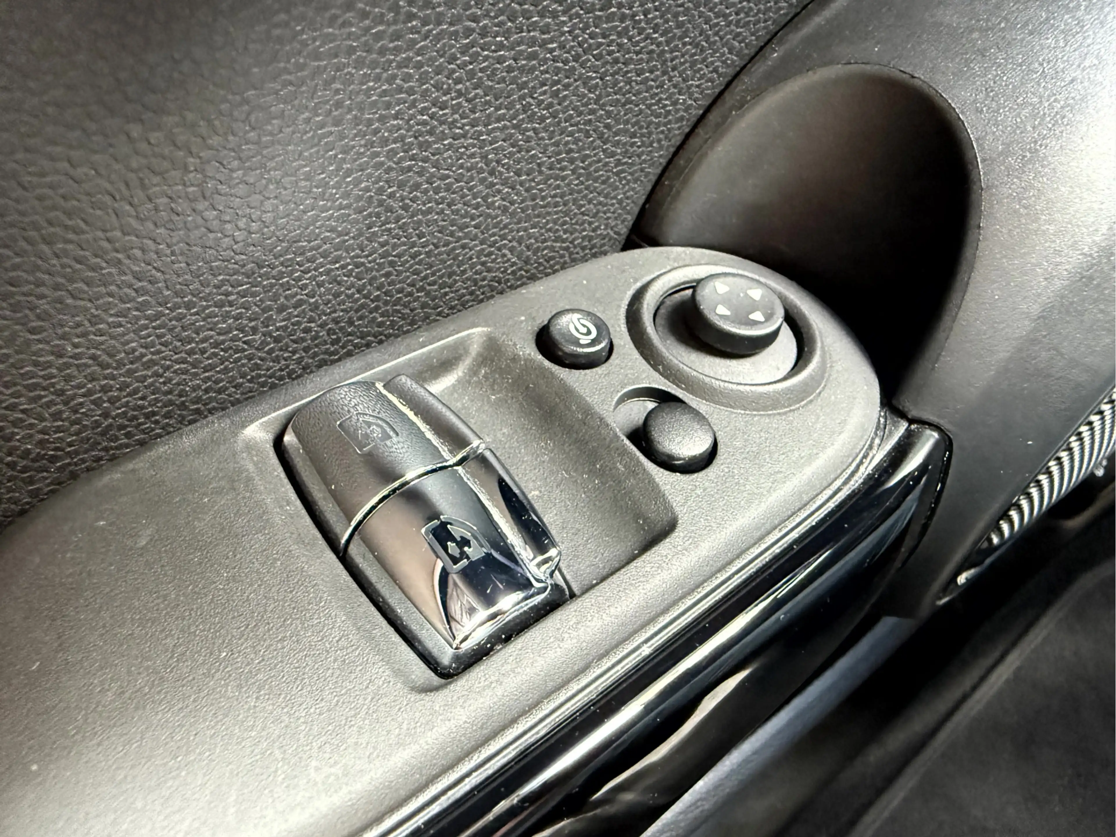 MINI Electric Resolute Edition 33 kWh SOH 94.8, Camera, — photo 14