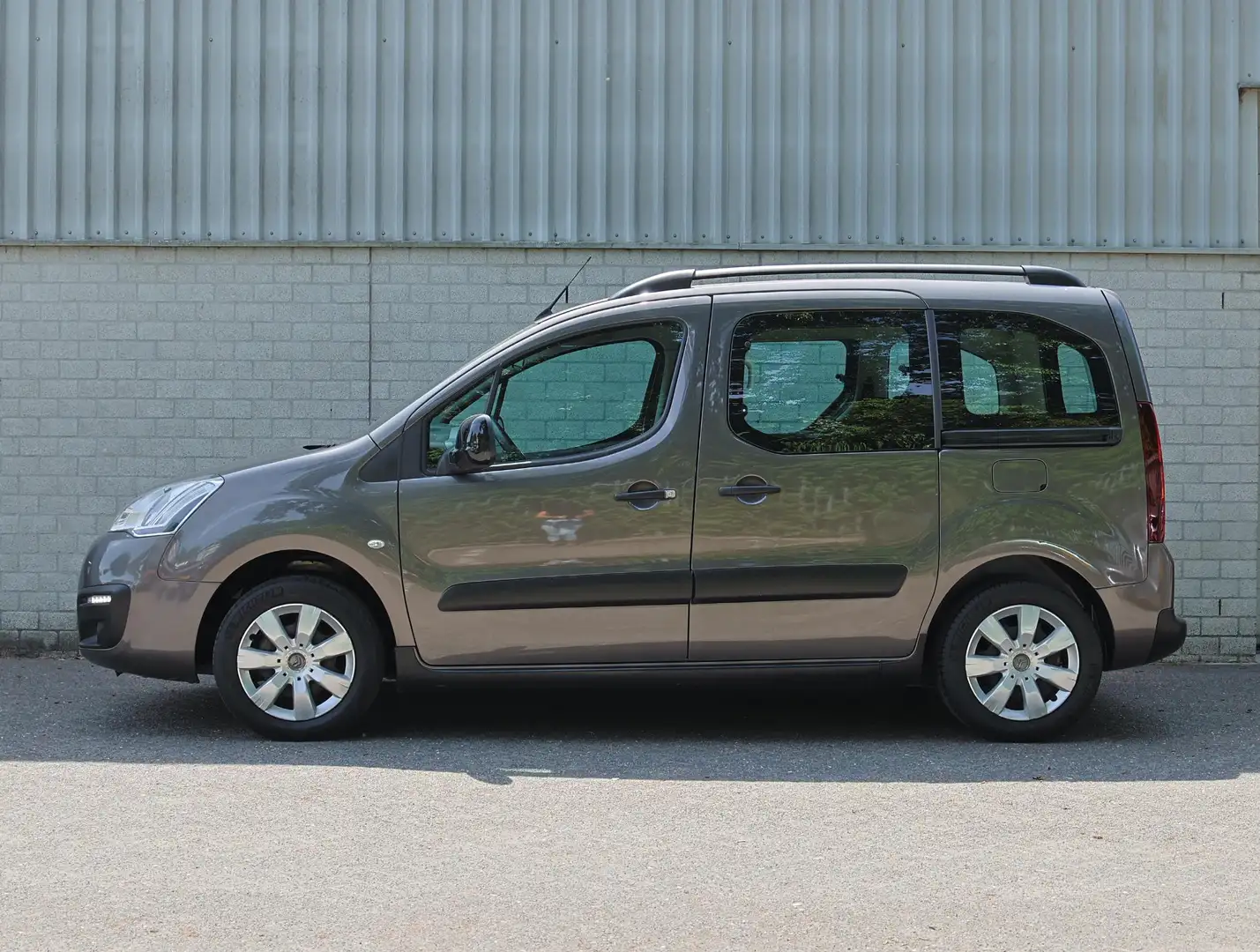 Citroen Berlingo 110PK Feel | Navigatie | Apple en Android | Climat Grijs - 2