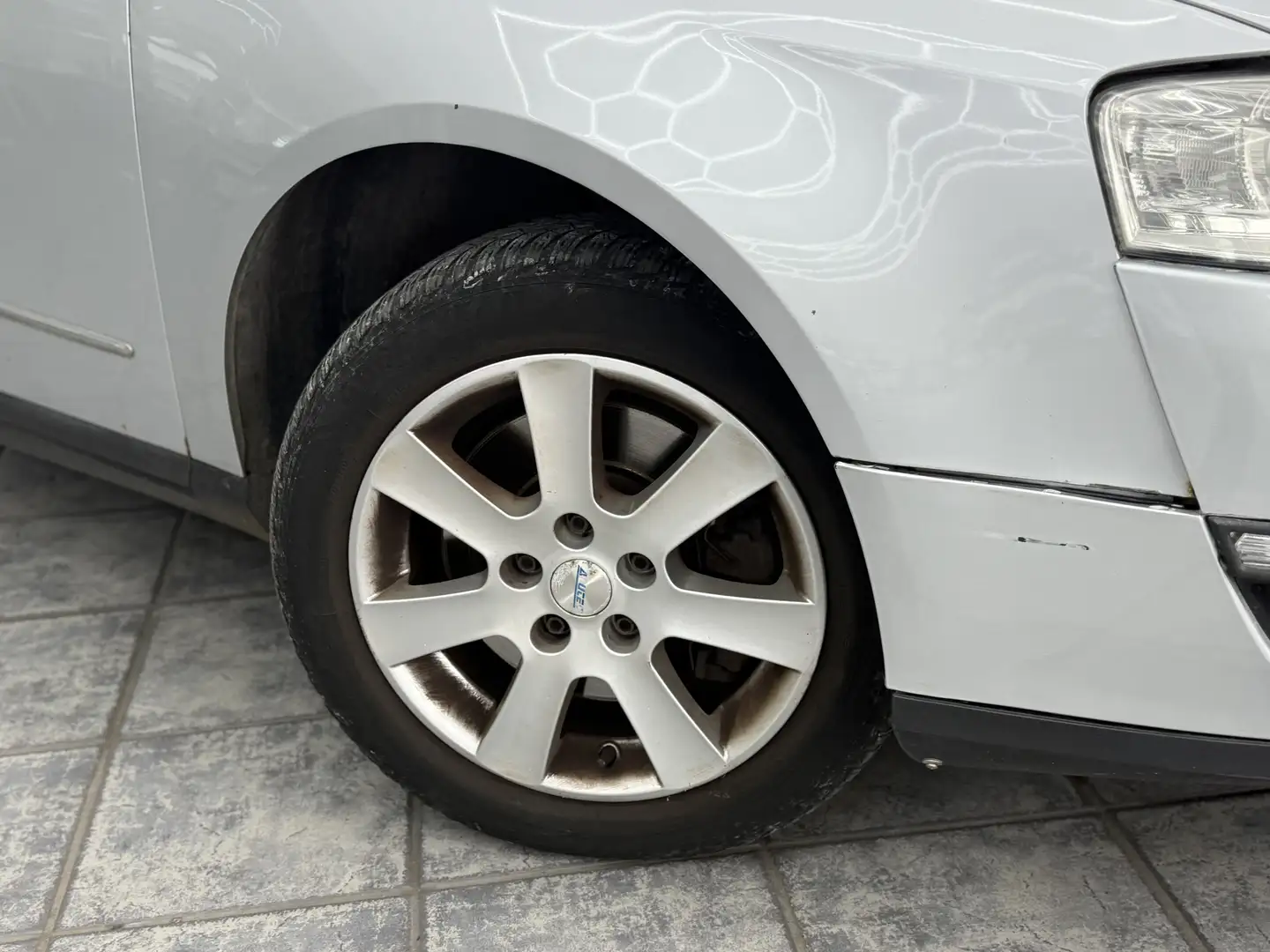 Volkswagen Passat Variant 2.0 TDI Trendline, DSG, Klima Zilver - 2