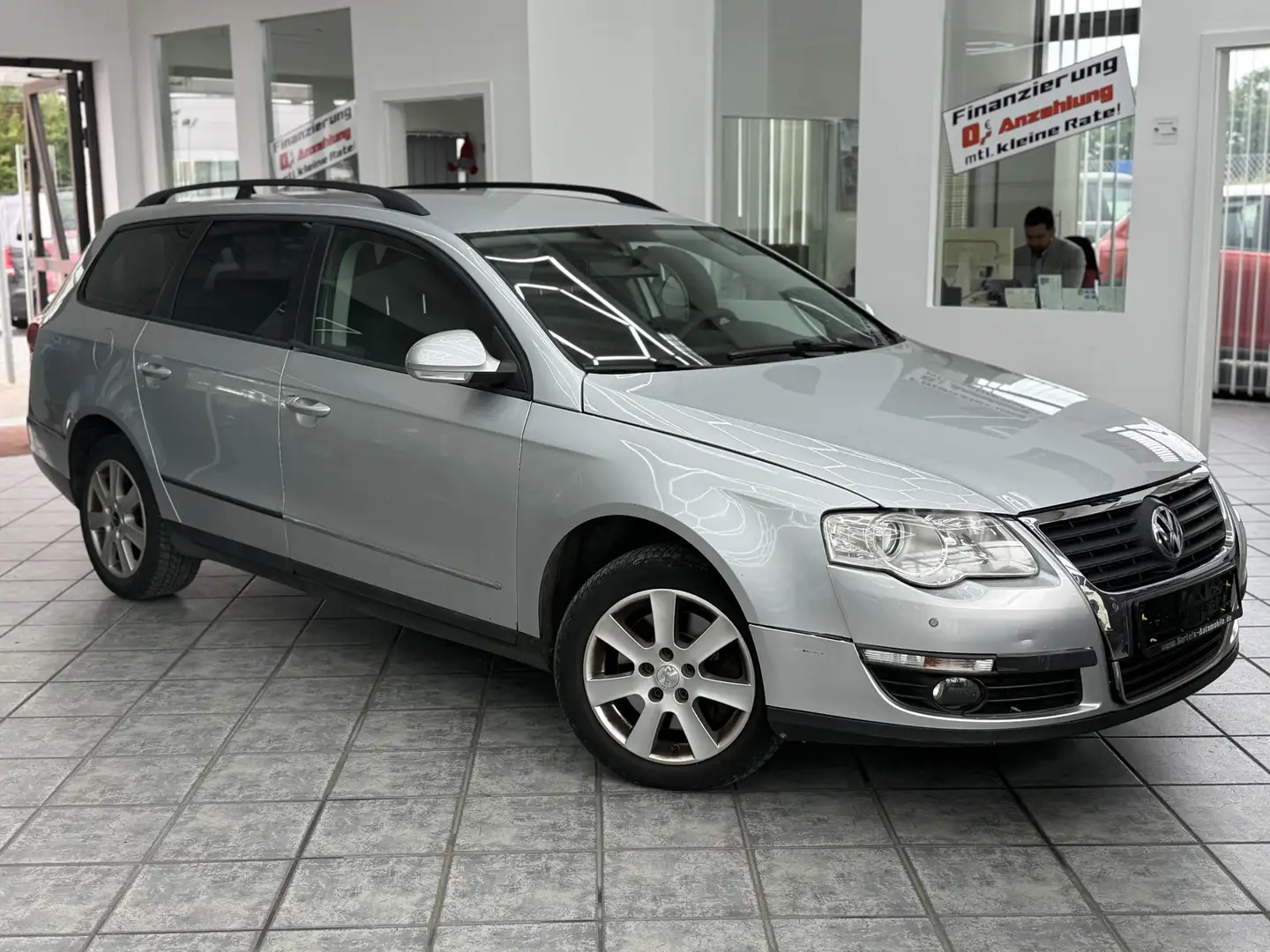 Volkswagen Passat Variant 2.0 TDI Trendline, DSG, Klima Zilver - 1