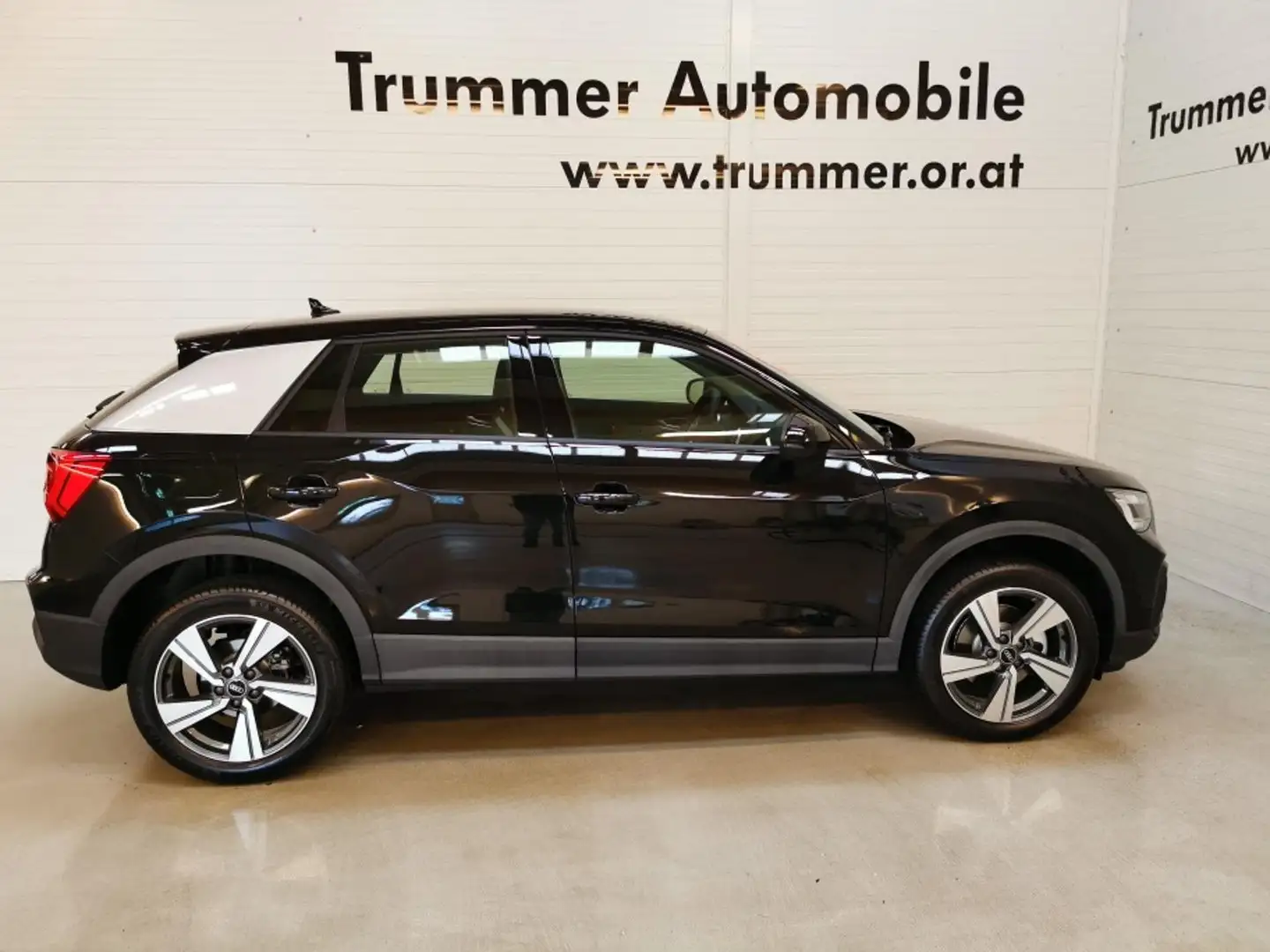 Audi Q2 35 TDI quattro intense Schwarz - 2