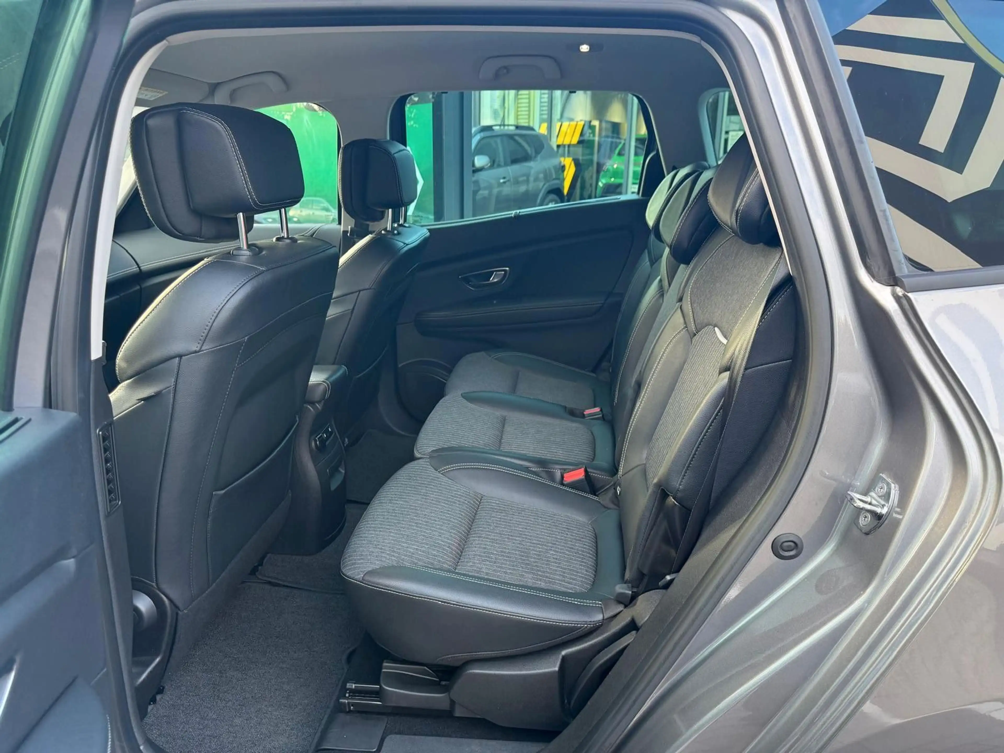 Renault Scenic IV Grand Intens — photo 13