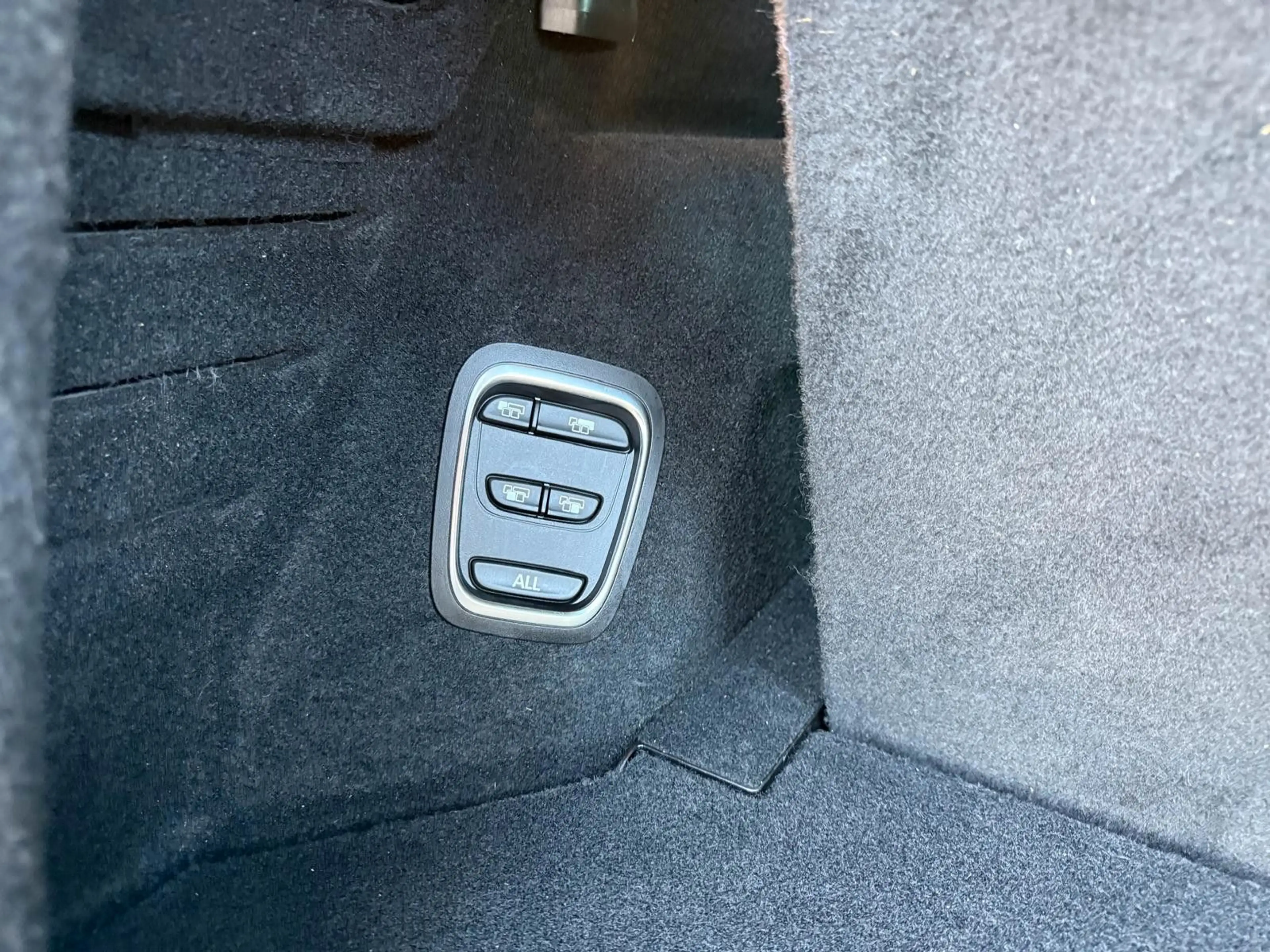 Renault Scenic IV Grand Intens — photo 11