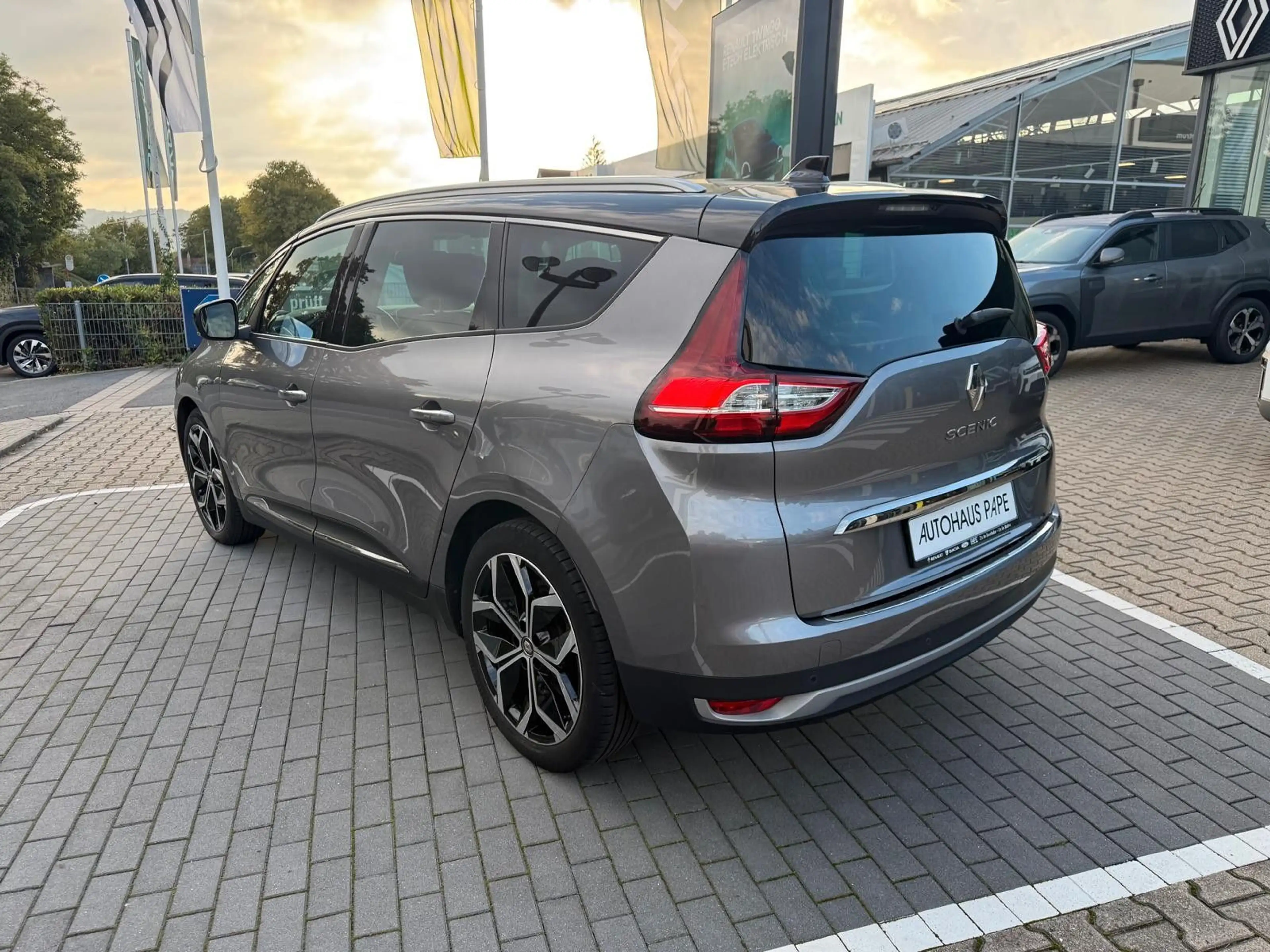 Renault Scenic IV Grand Intens — photo 7