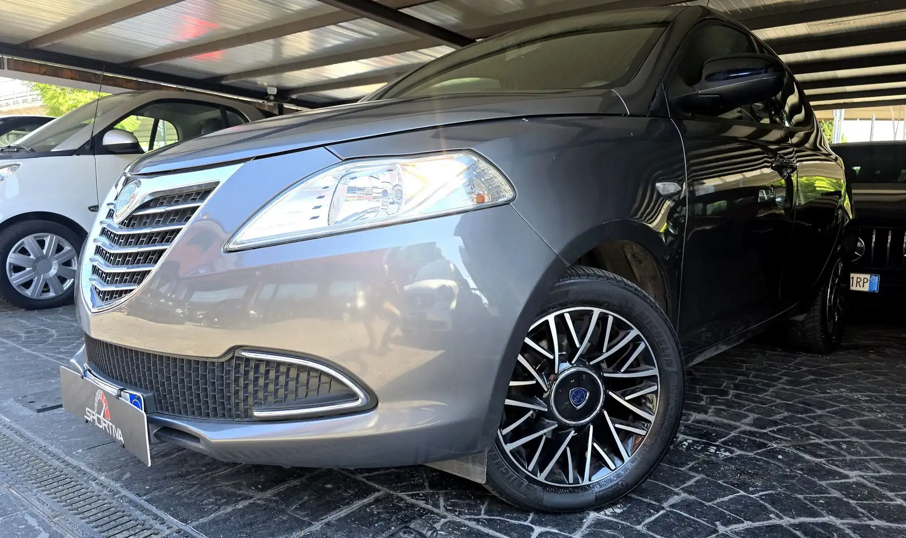 Lancia Ypsilon 30TH ANNIVERSARIO EDITION SENSORI GARANZIA 12 MES Grigio - 1