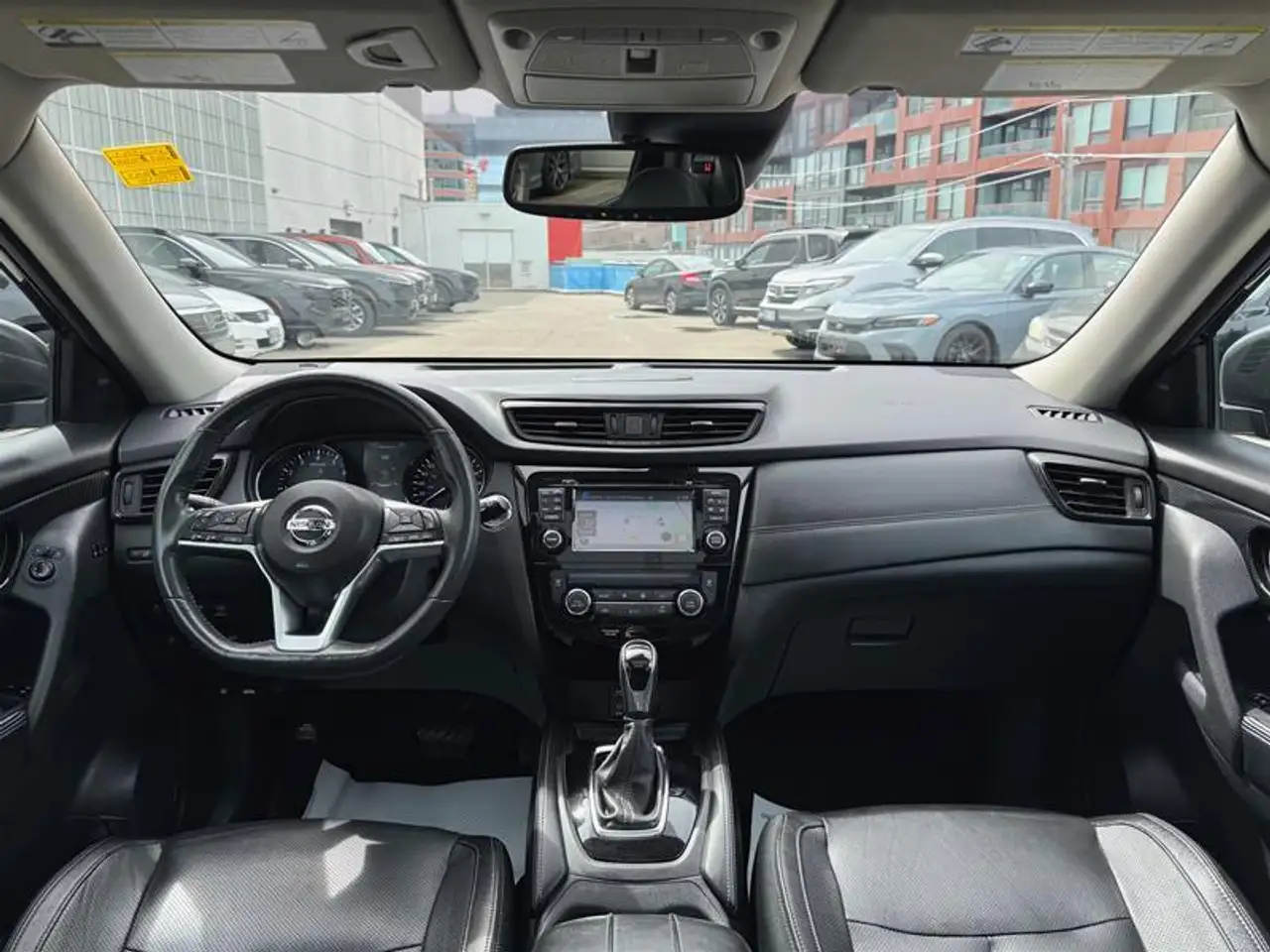 Nissan Rogue снимка Nissan Rogue