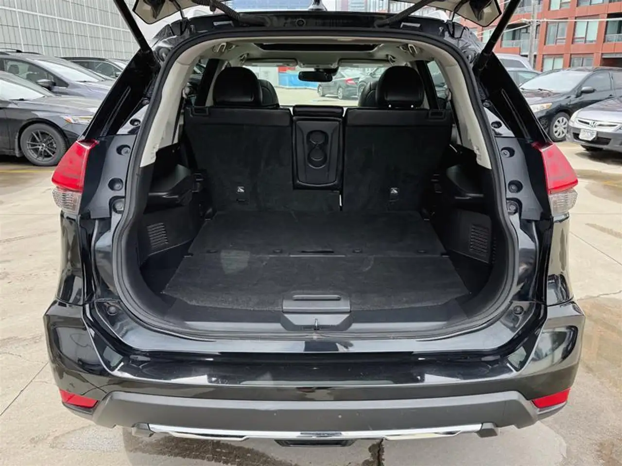 Nissan Rogue снимка Nissan Rogue