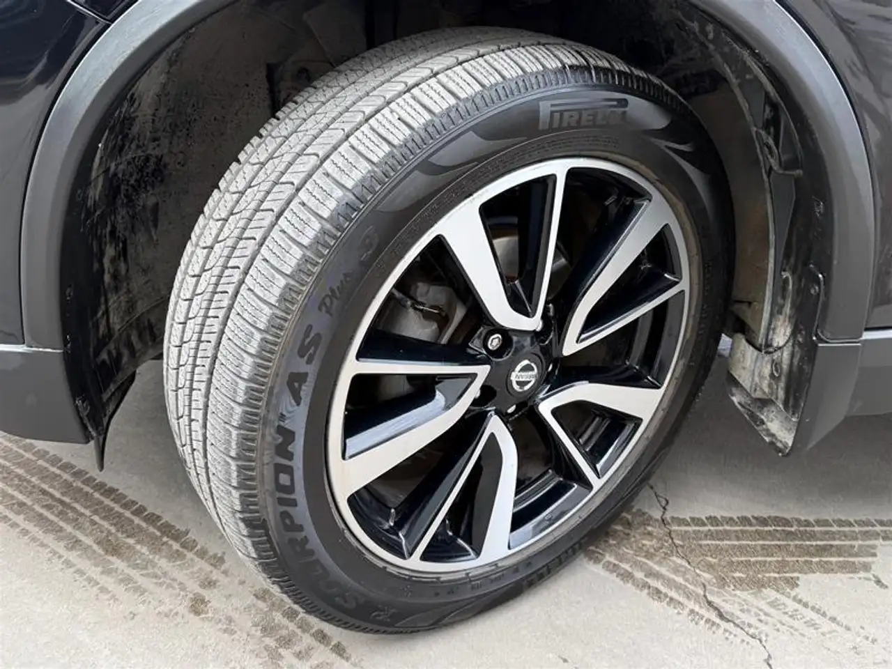 Nissan Rogue снимка Nissan Rogue