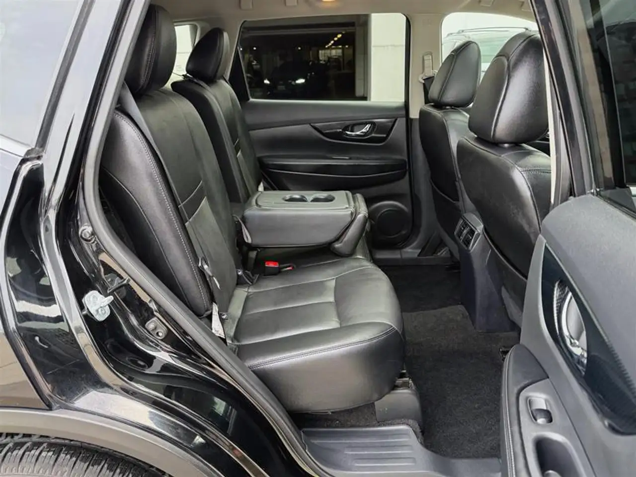 Nissan Rogue снимка Nissan Rogue