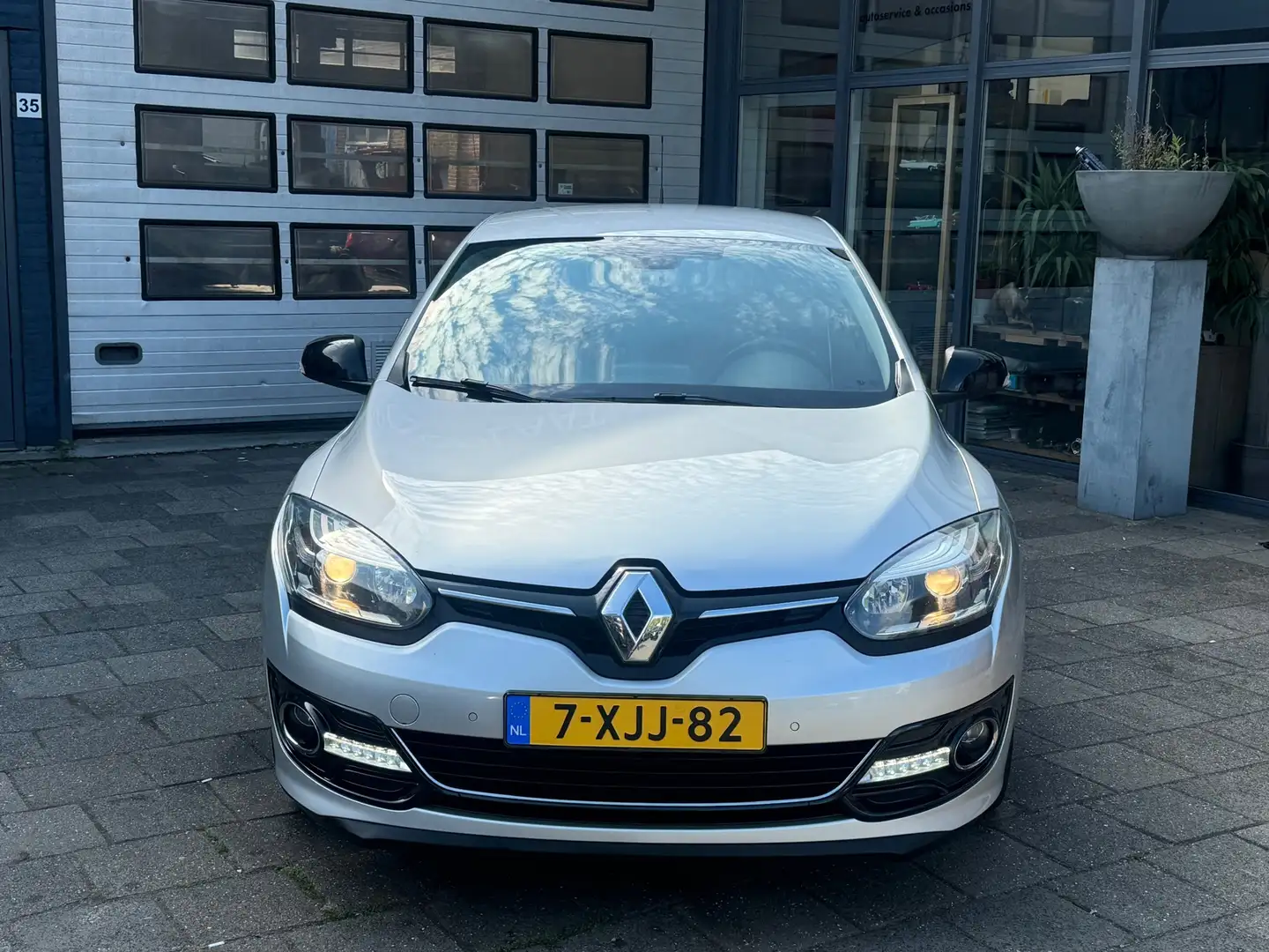 Renault Megane 1.2 TCe Bose | Clima | Navi | Camera | N.A.P Grijs - 2