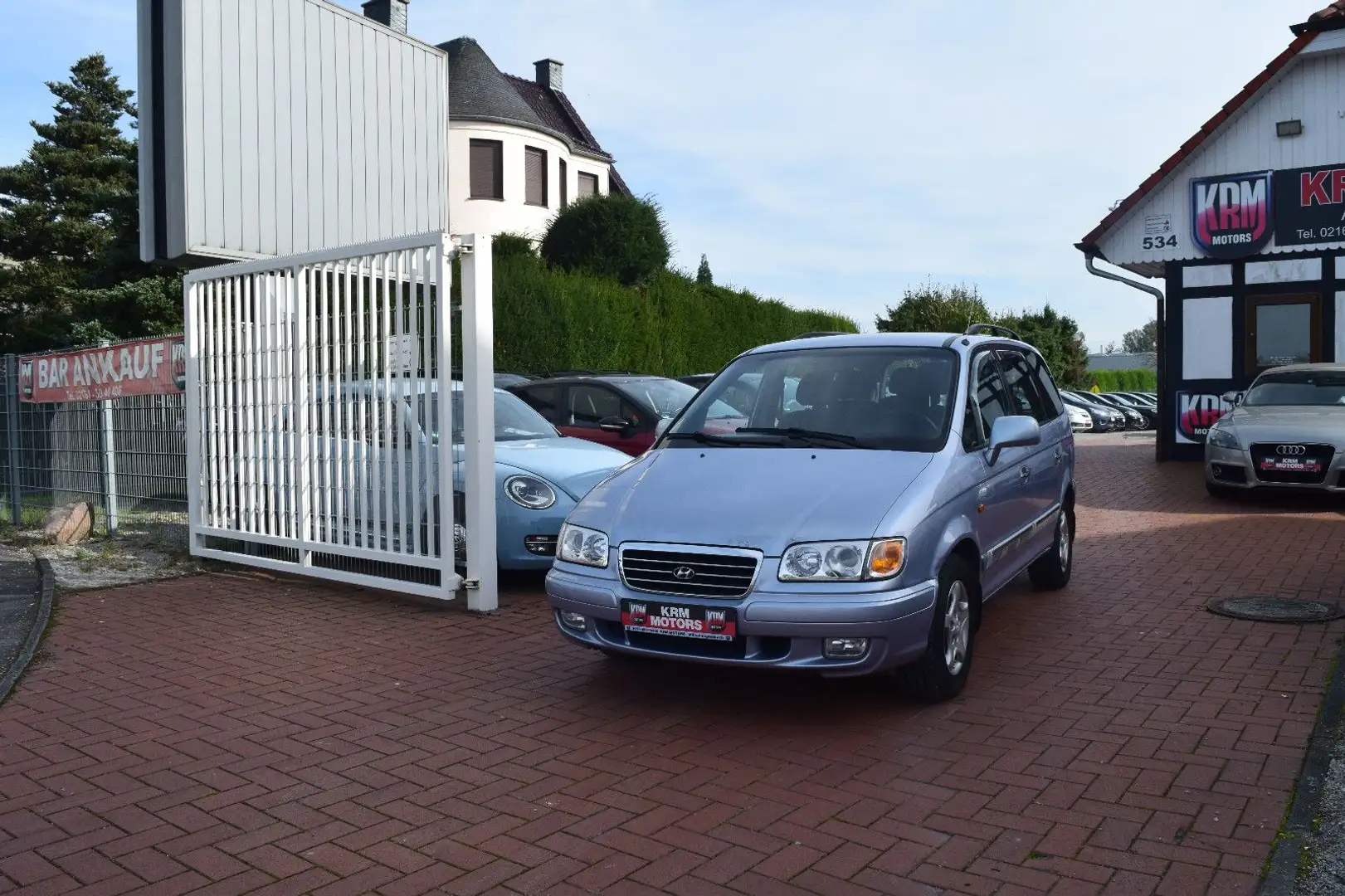 Hyundai Trajet 2.0 GLS OHNE TÜV ,7 SITZE,KLIMA,USB,AUX Silber - 1