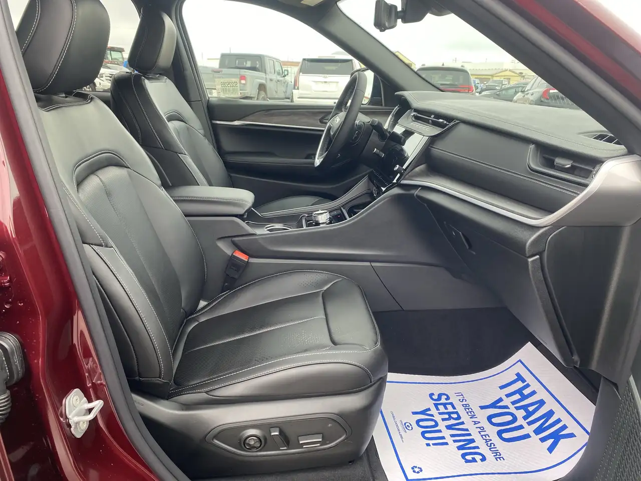 Jeep Grand Cherokee снимка Jeep Grand Cherokee