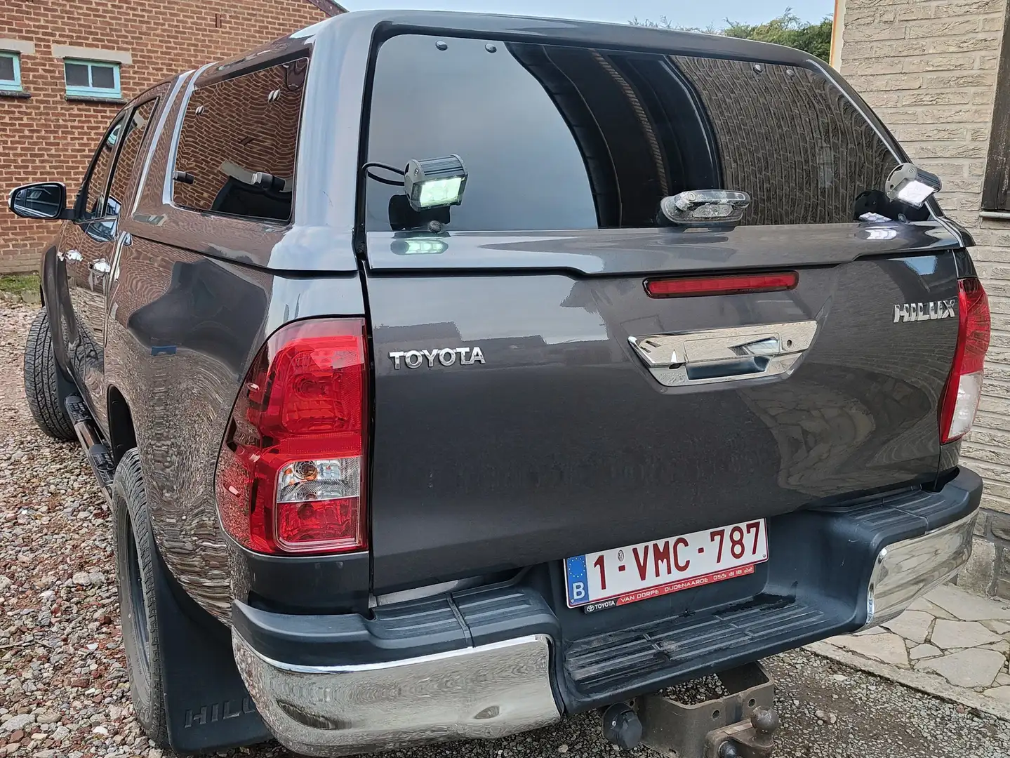 Toyota Hilux HiLux 4x4 Double Cab Autm. S Grijs - 1