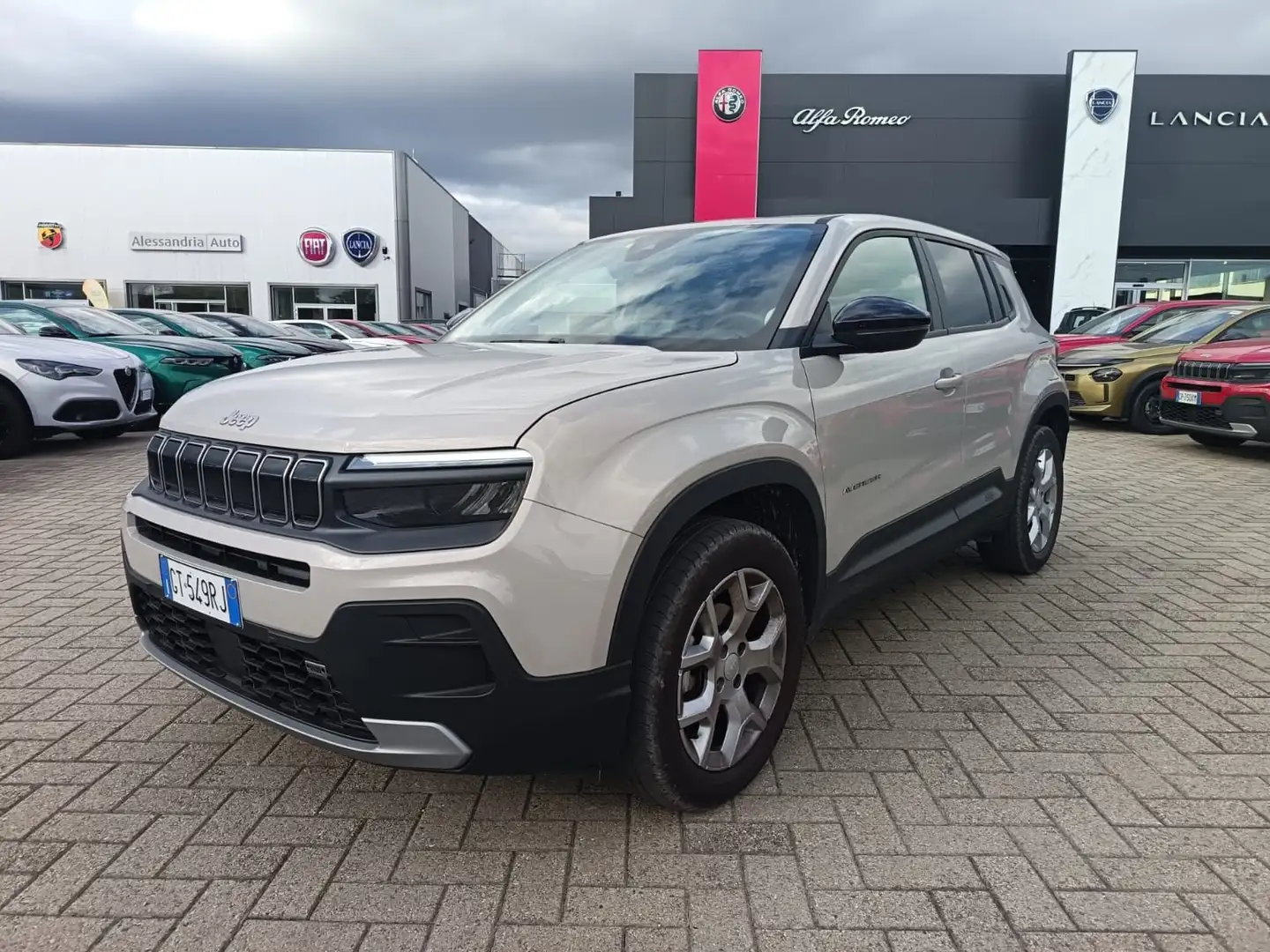 Jeep Avenger Avenger 1.2 Turbo 100 CV Altitude Beige - 1