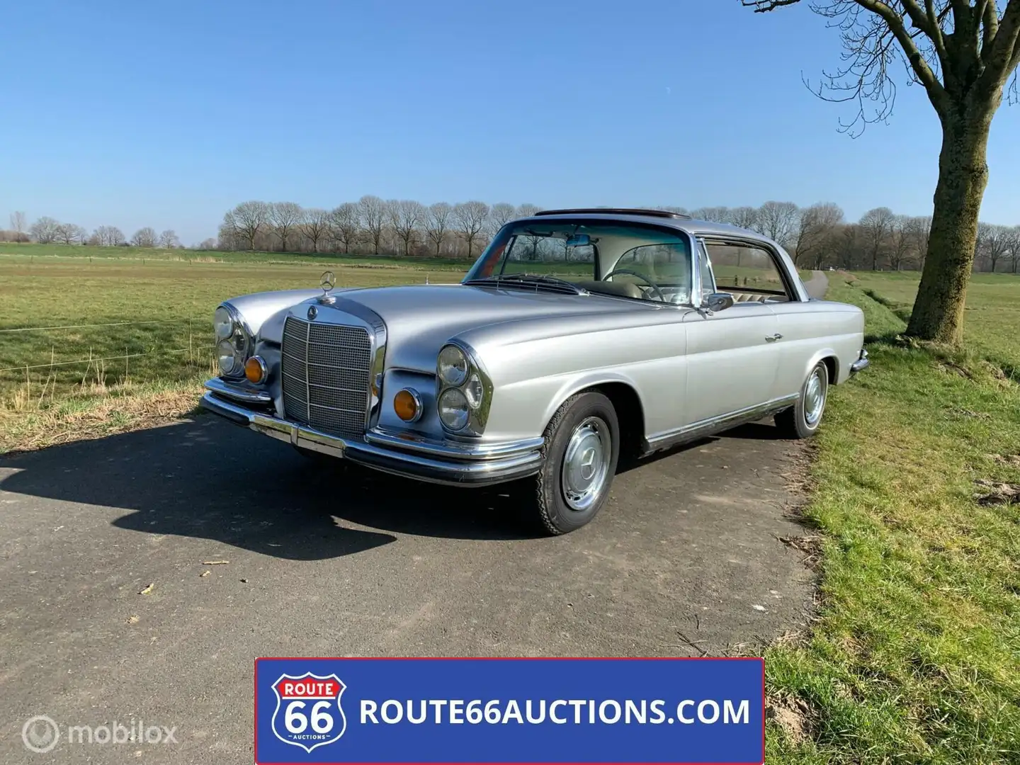Mercedes-Benz 220 SE Coupe | Route 66 Auctions Plateado - 1