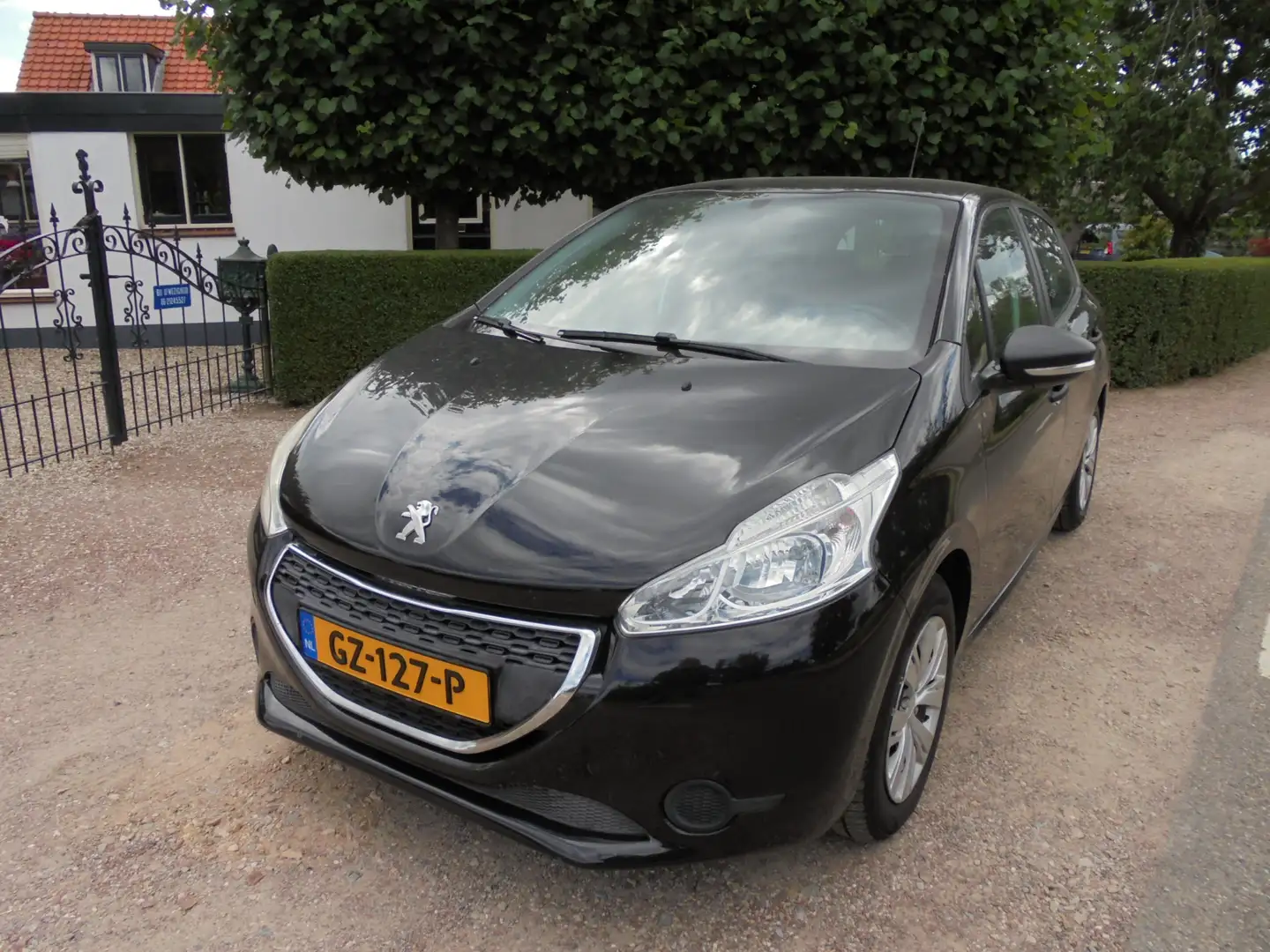 Peugeot 208 1.0 VTi Active **KEURIGE AUTO**120.000 org.km.**5- Negro - 2