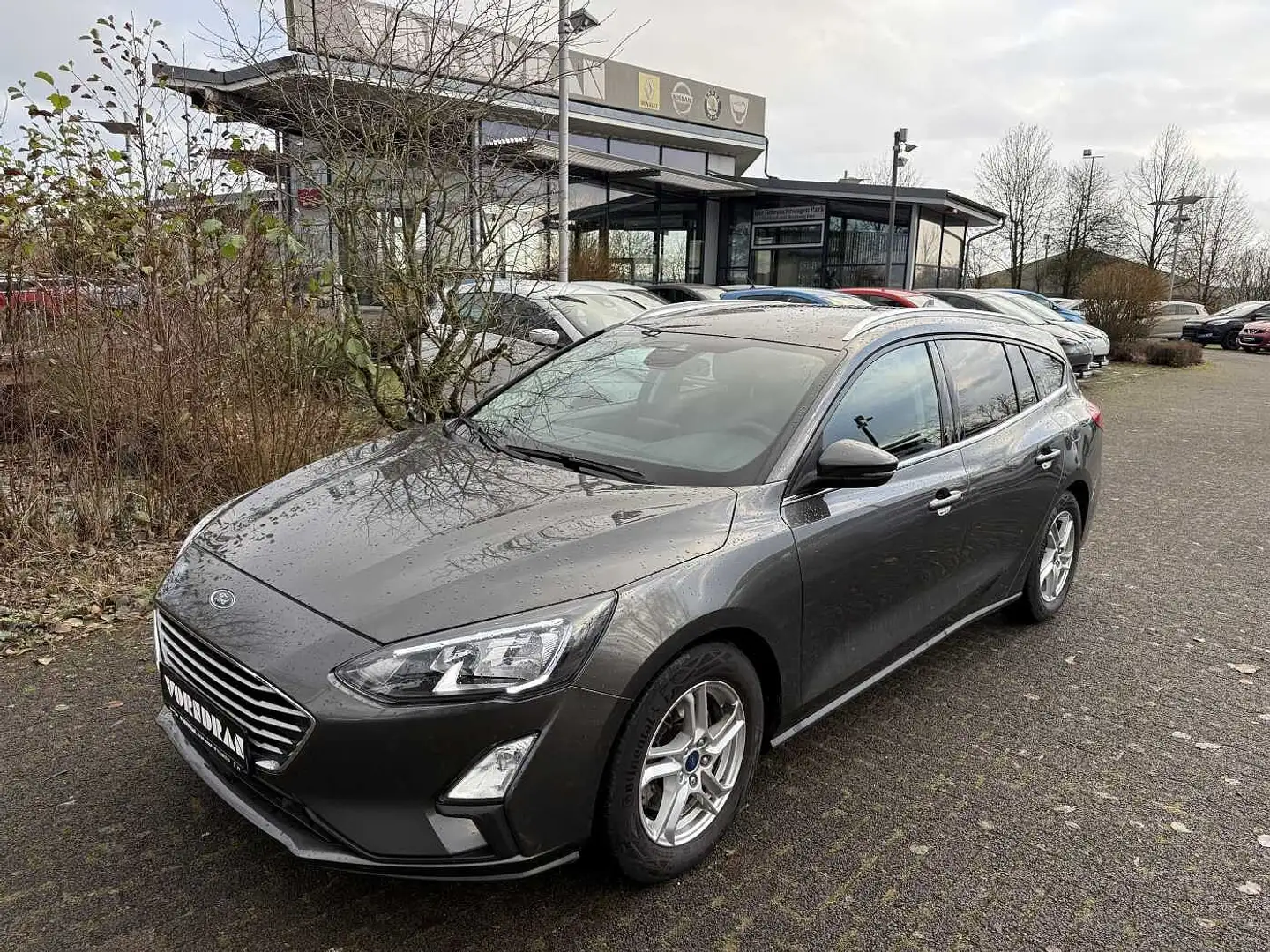 Ford Focus Turnier 1.0EB Cool&Connect SHZ Navi PDC+Kamera Grau - 1