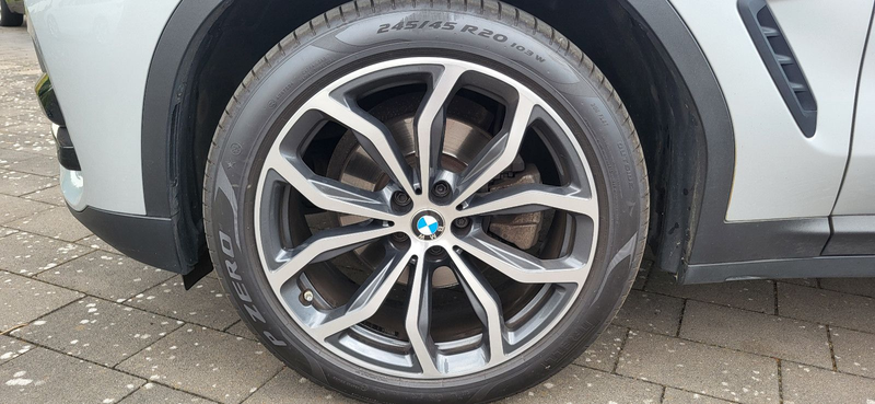 BMW X3 xDrive 20 d Advantage — photo 10