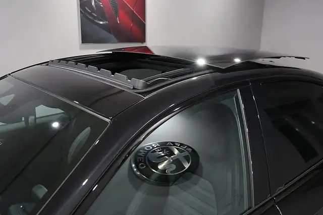 Alfa Romeo Giulia 2.0 16V 280 AT8 Q4 Veloce W-EDIZIONE Ansicht 26